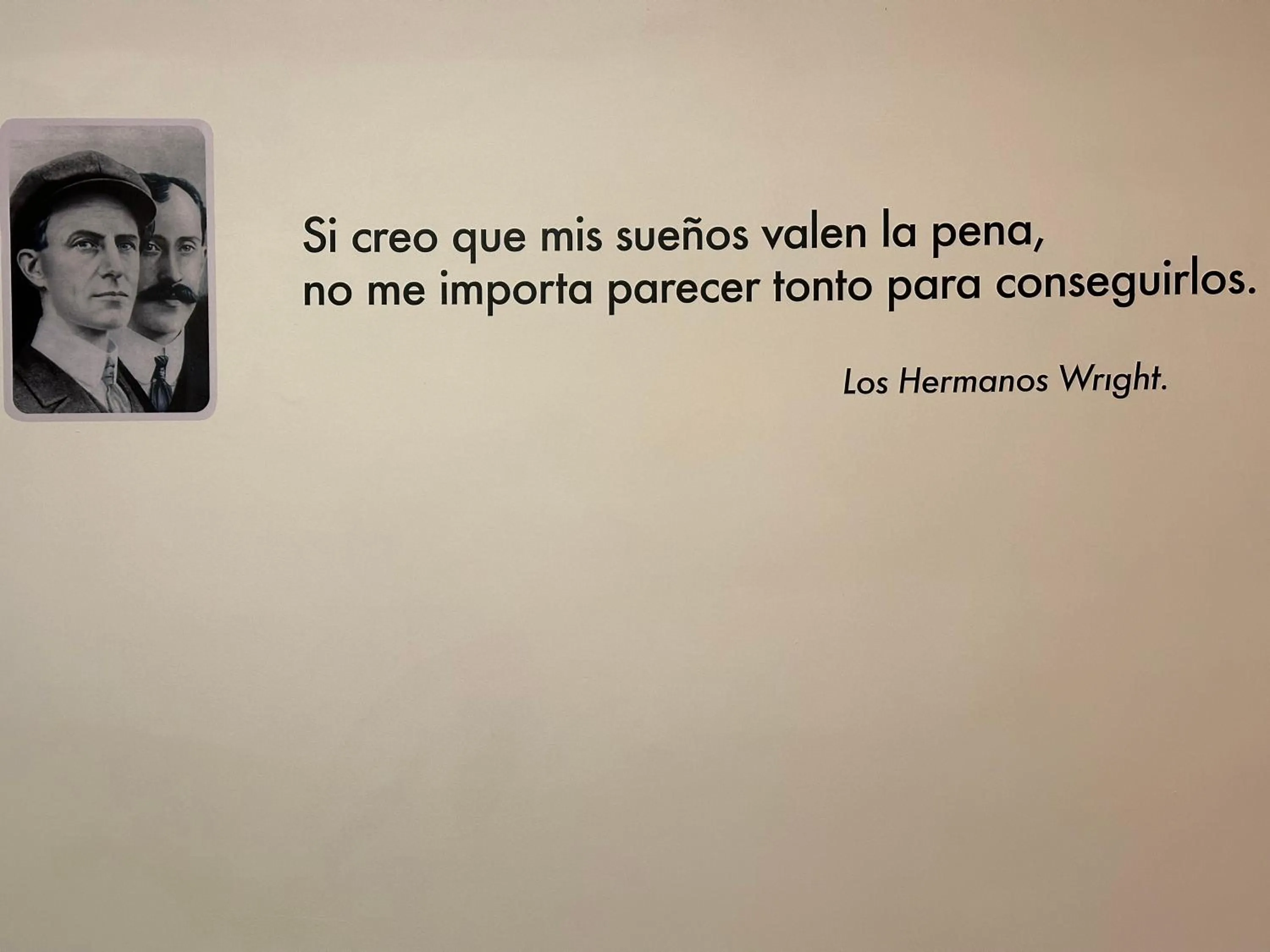 Text overlay in CoLinkHouse Hotel