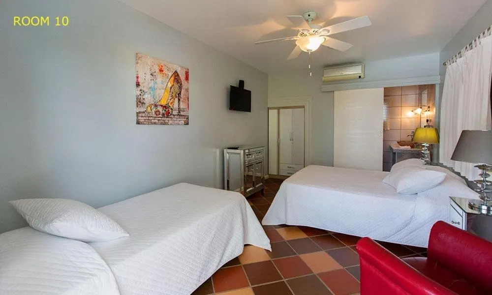 TV and multimedia, Bed in HOTEL CASA AMARILLA et RESTAURANT