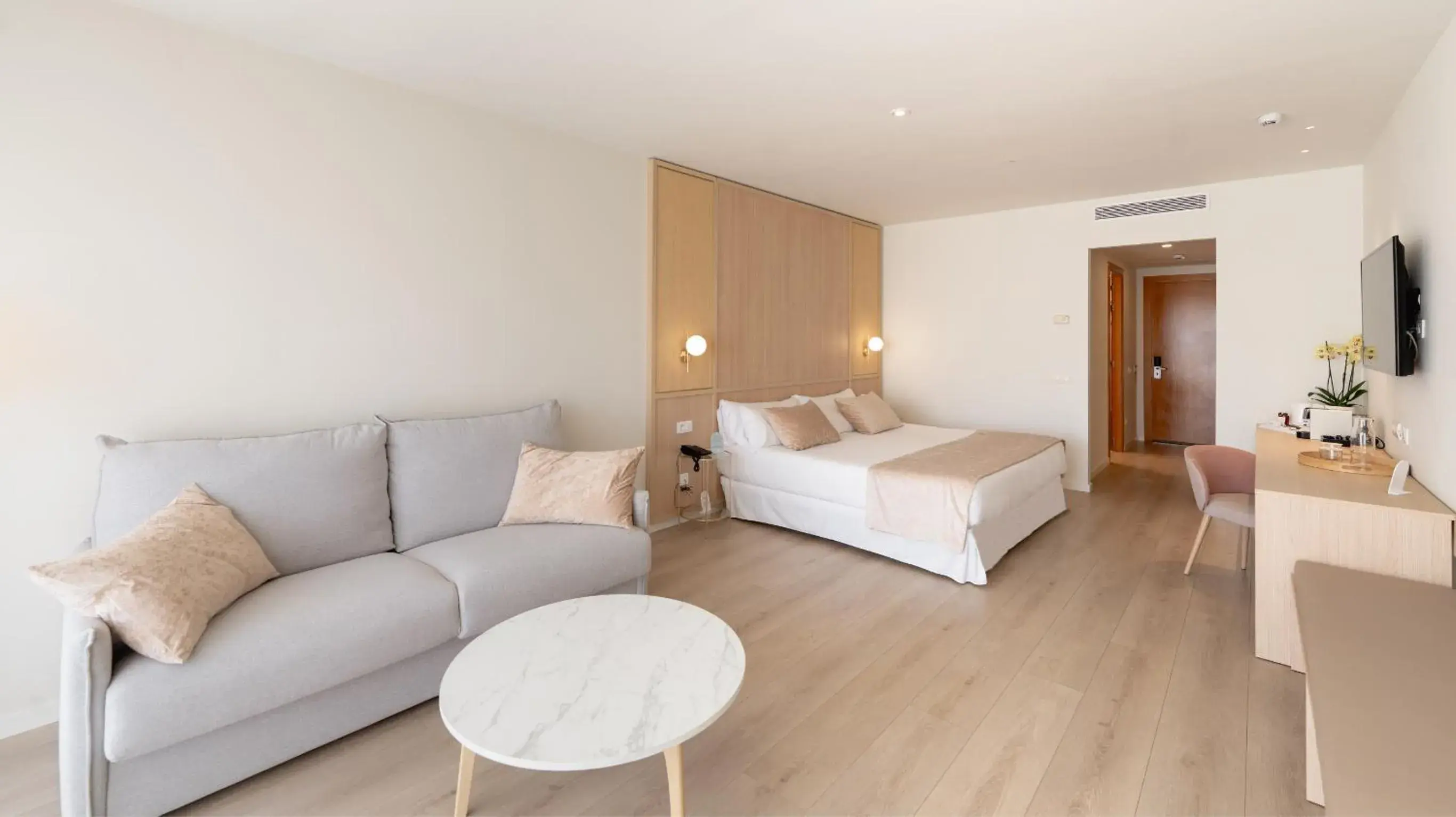 Bedroom, Bed in Hotel RH Ifach Bedroom, Bed in Hotel RH Ifach