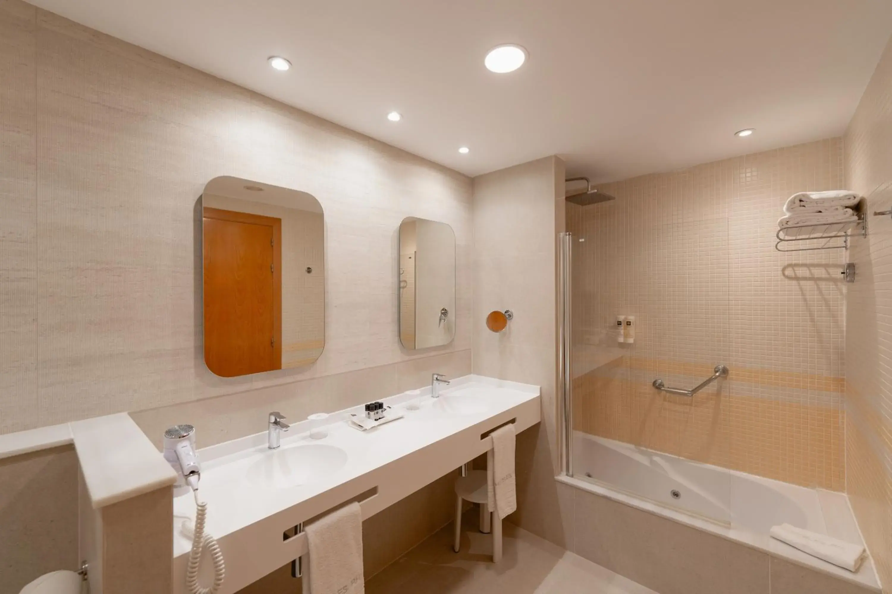 Bathroom in Hotel RH Ifach Bathroom in Hotel RH Ifach