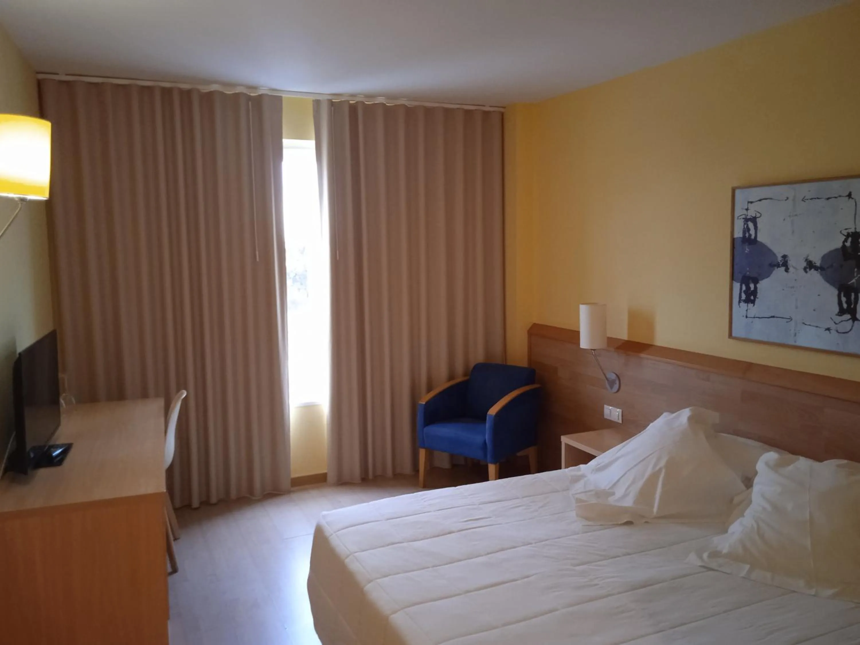 Photo of the whole room, Bed in Flag Hotel Valencia