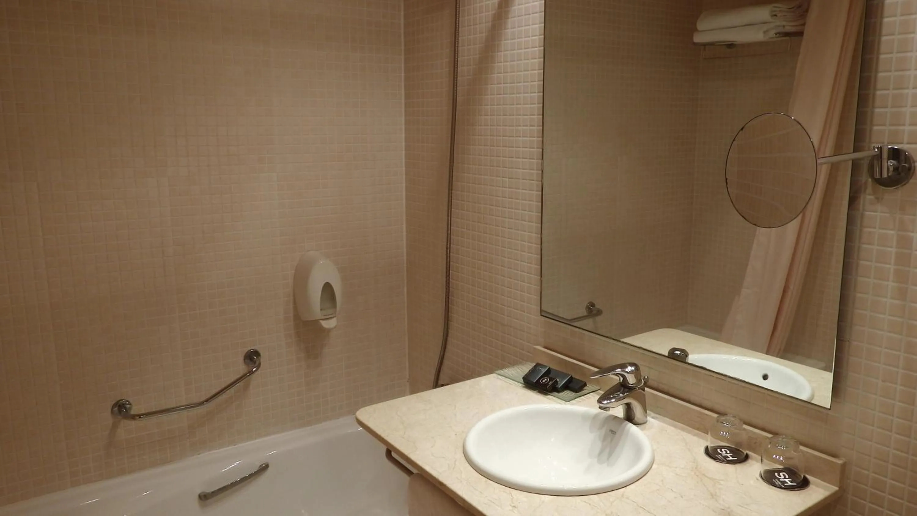 Bathroom in Flag Hotel Valencia