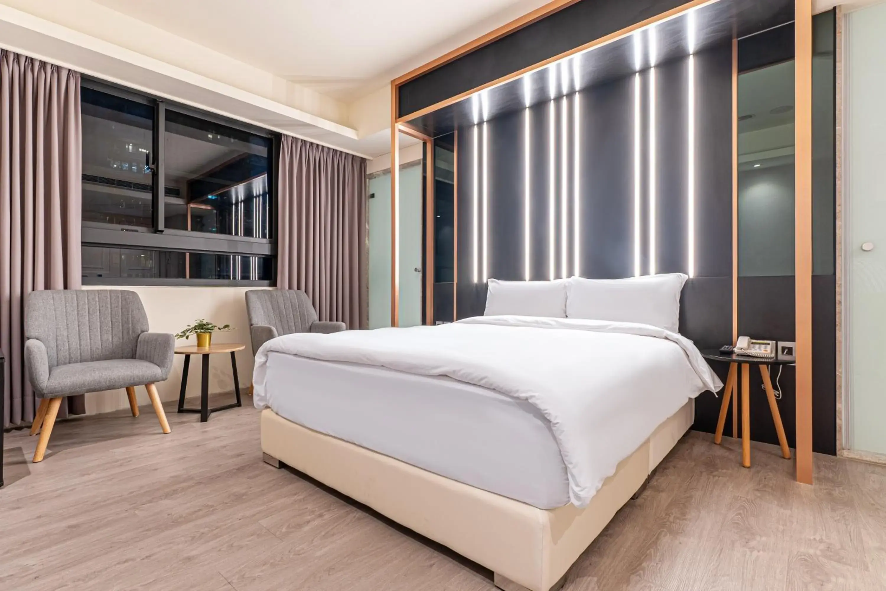 Photo of the whole room, Bed in CHECK inn Taichung Qinghai Photo of the whole room, Bed in CHECK inn Taichung Qinghai