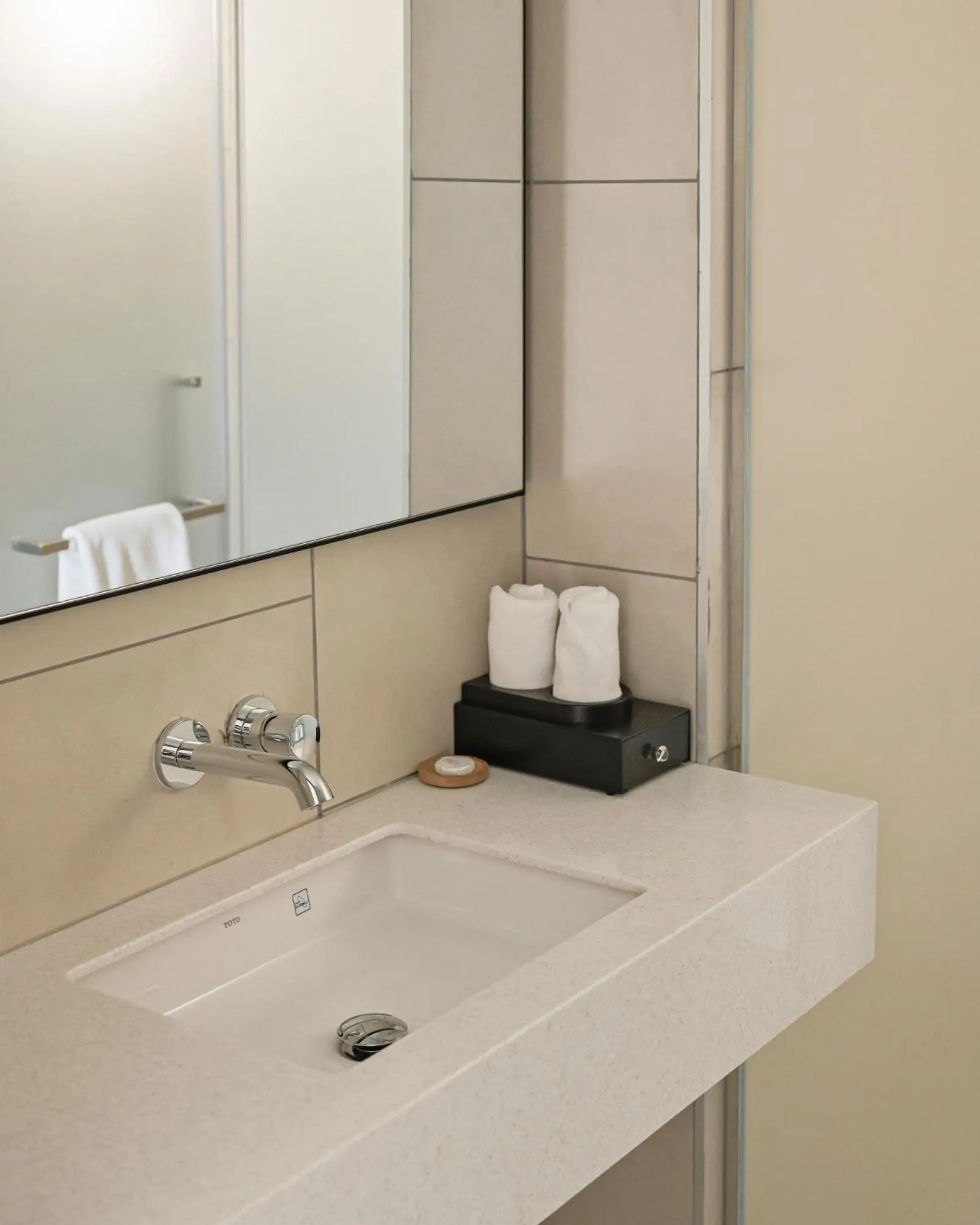 Shower in Triple E Hotel Metro Ben Thanh