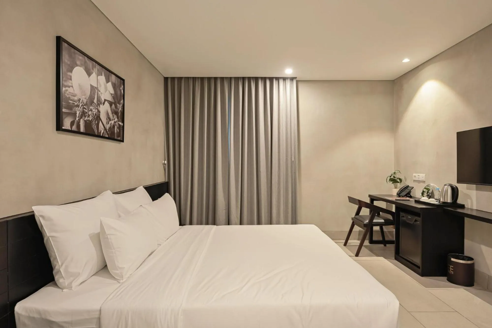 Bed in Triple E Hotel Metro Ben Thanh