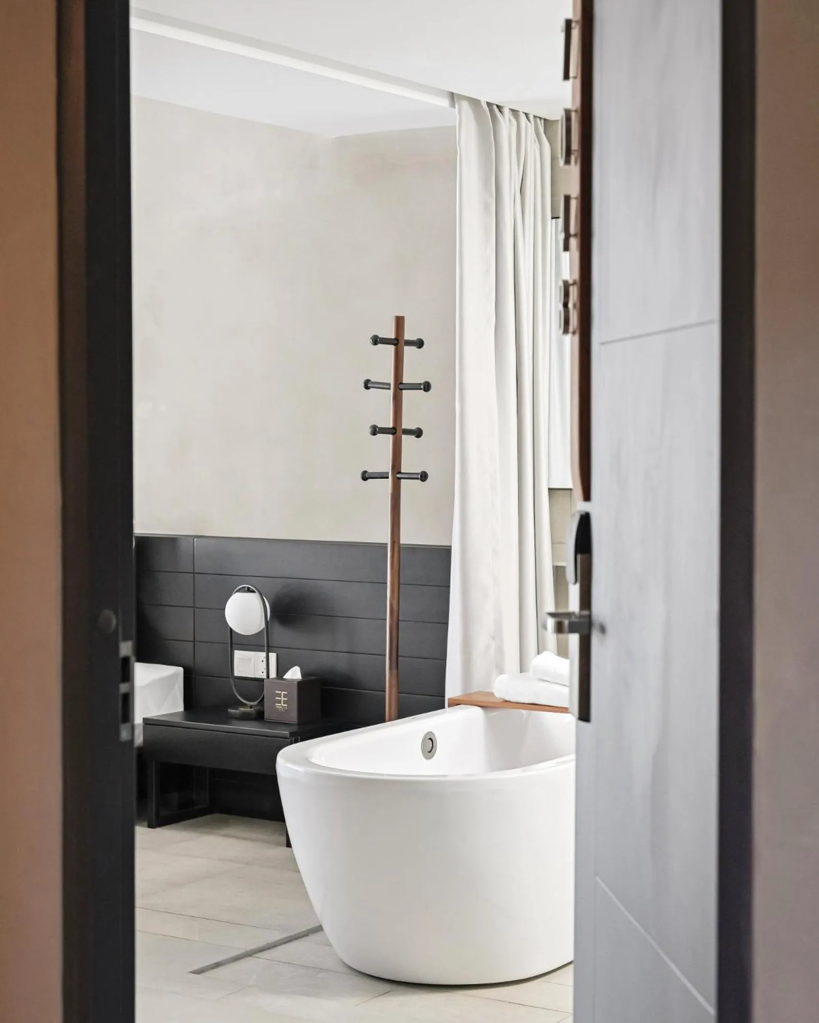 Decorative detail in Triple E Hotel Metro Ben Thanh