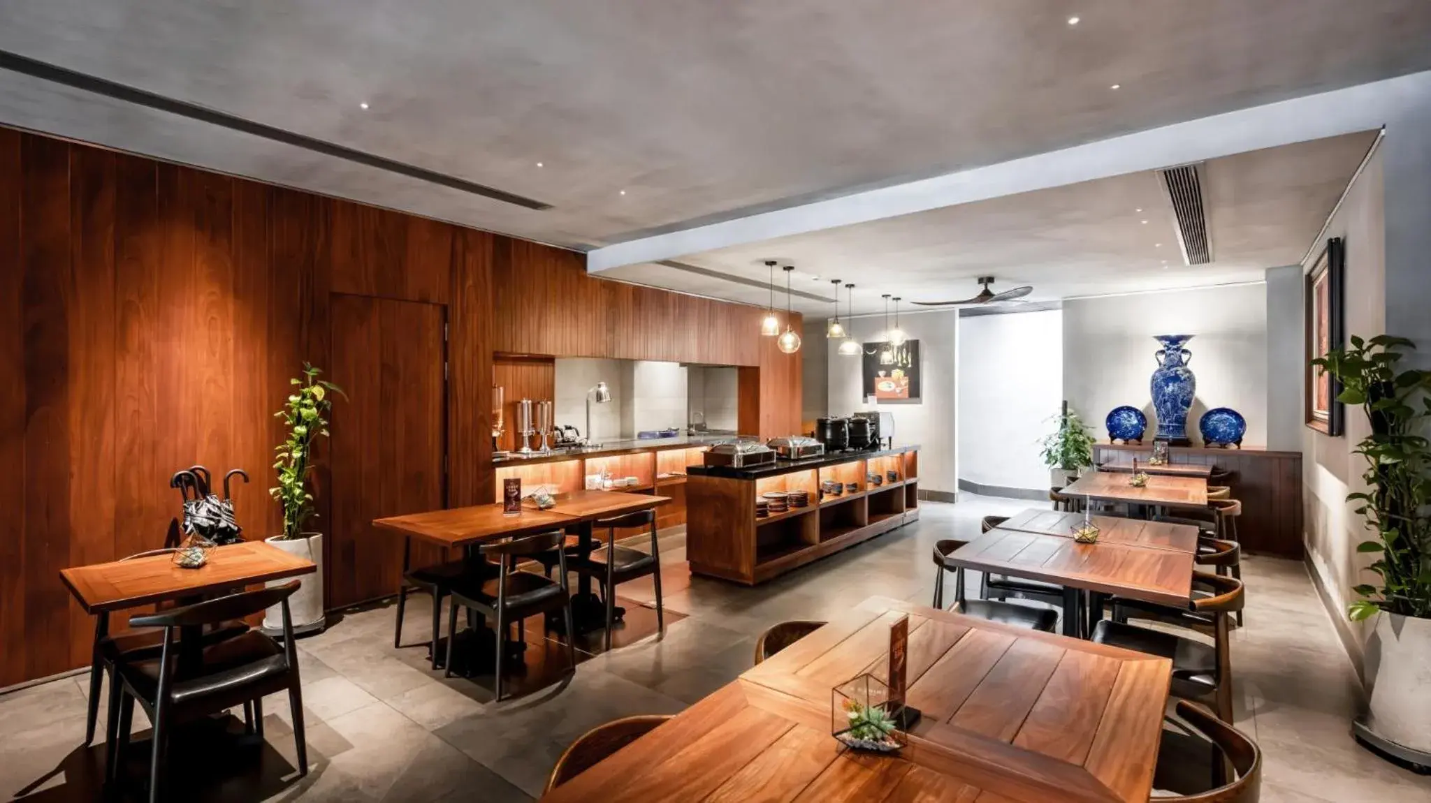 Restaurant/places to eat in Triple E Hotel Metro Ben Thanh Restaurant/places to eat in Triple E Hotel Metro Ben Thanh