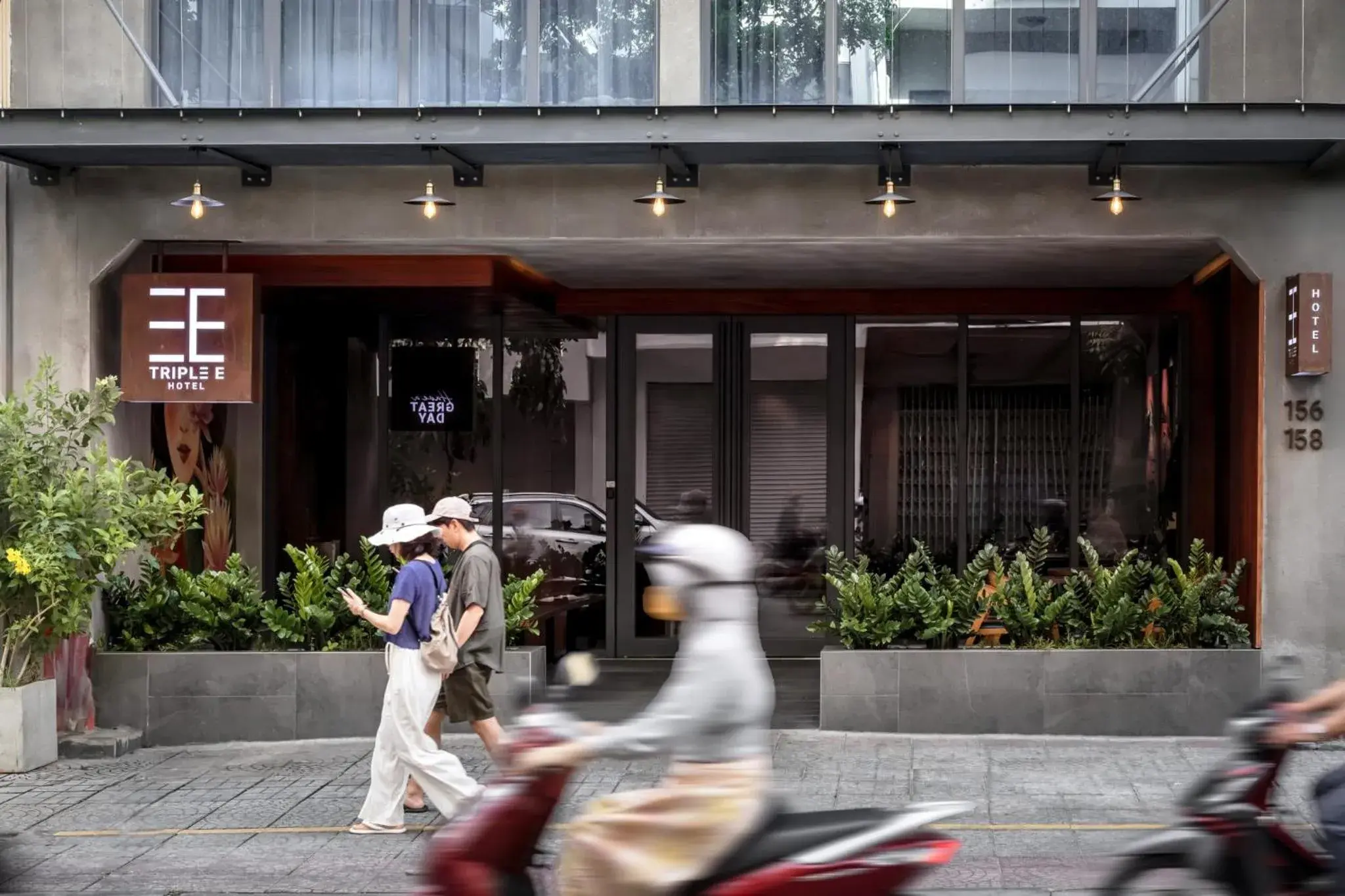 Facade/entrance in Triple E Hotel Metro Ben Thanh Facade/entrance in Triple E Hotel Metro Ben Thanh