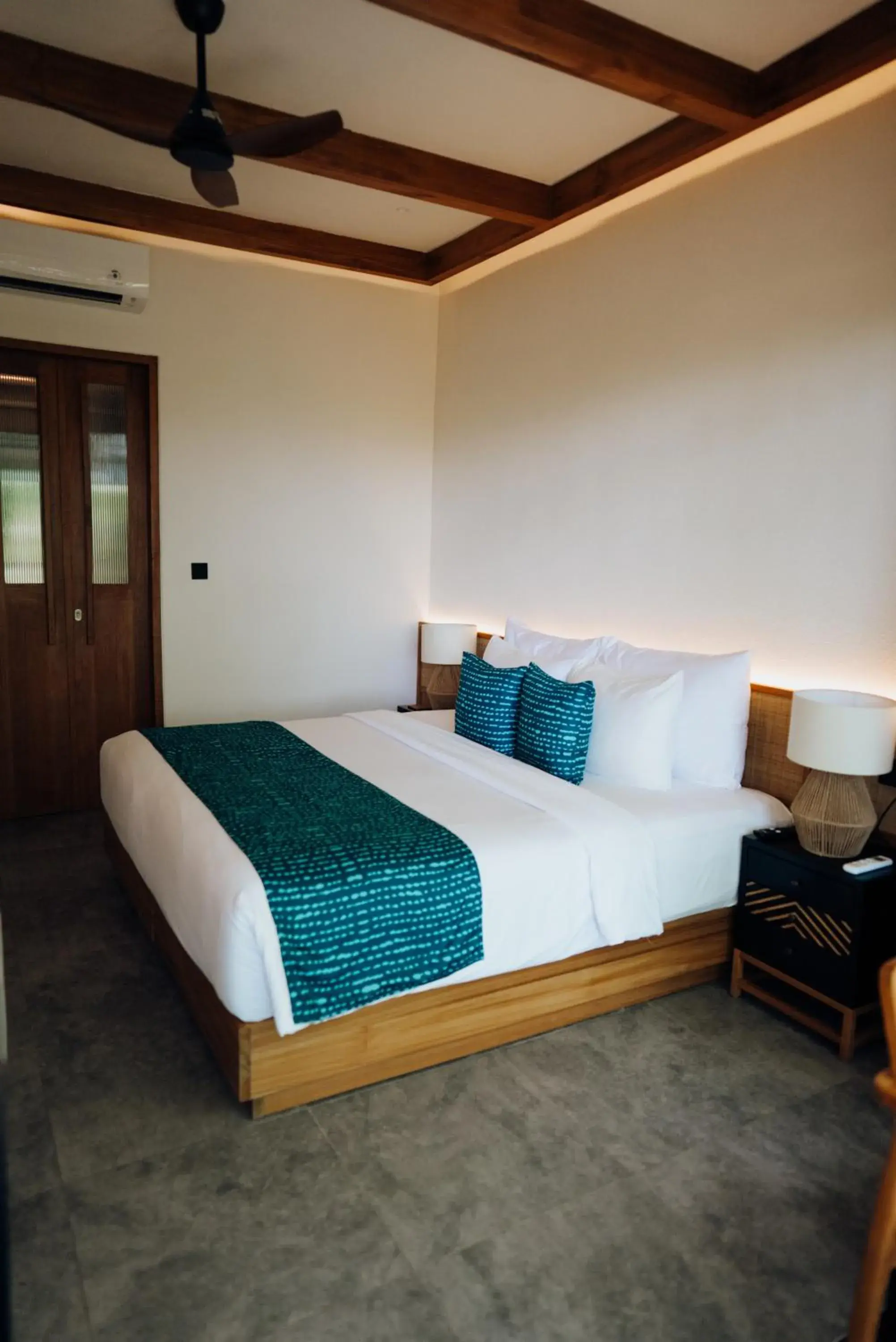 Bed in Deep Roots Dive & Yoga Resort Bed in Deep Roots Dive & Yoga Resort