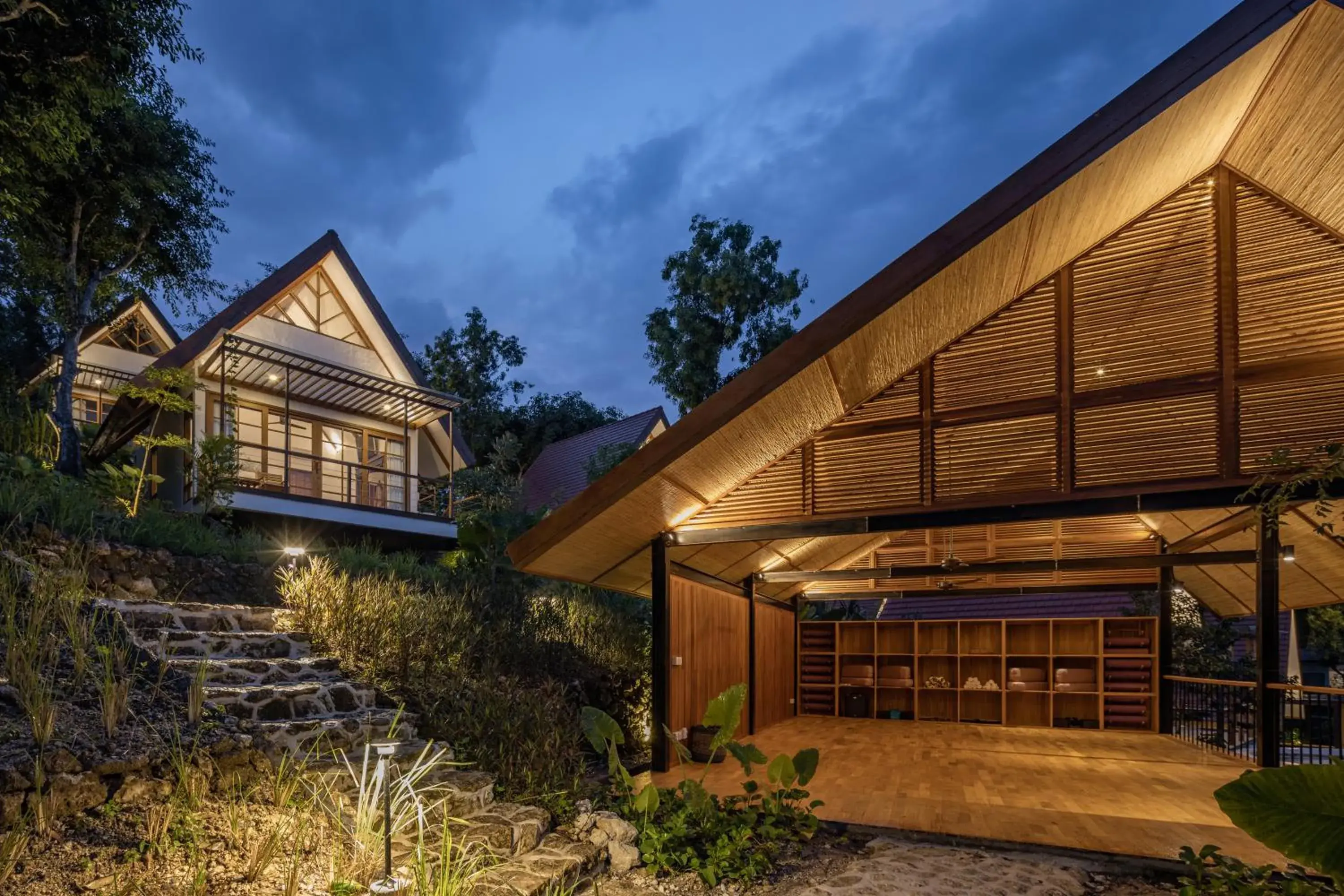 Property building in Deep Roots Dive & Yoga Resort Property building in Deep Roots Dive & Yoga Resort