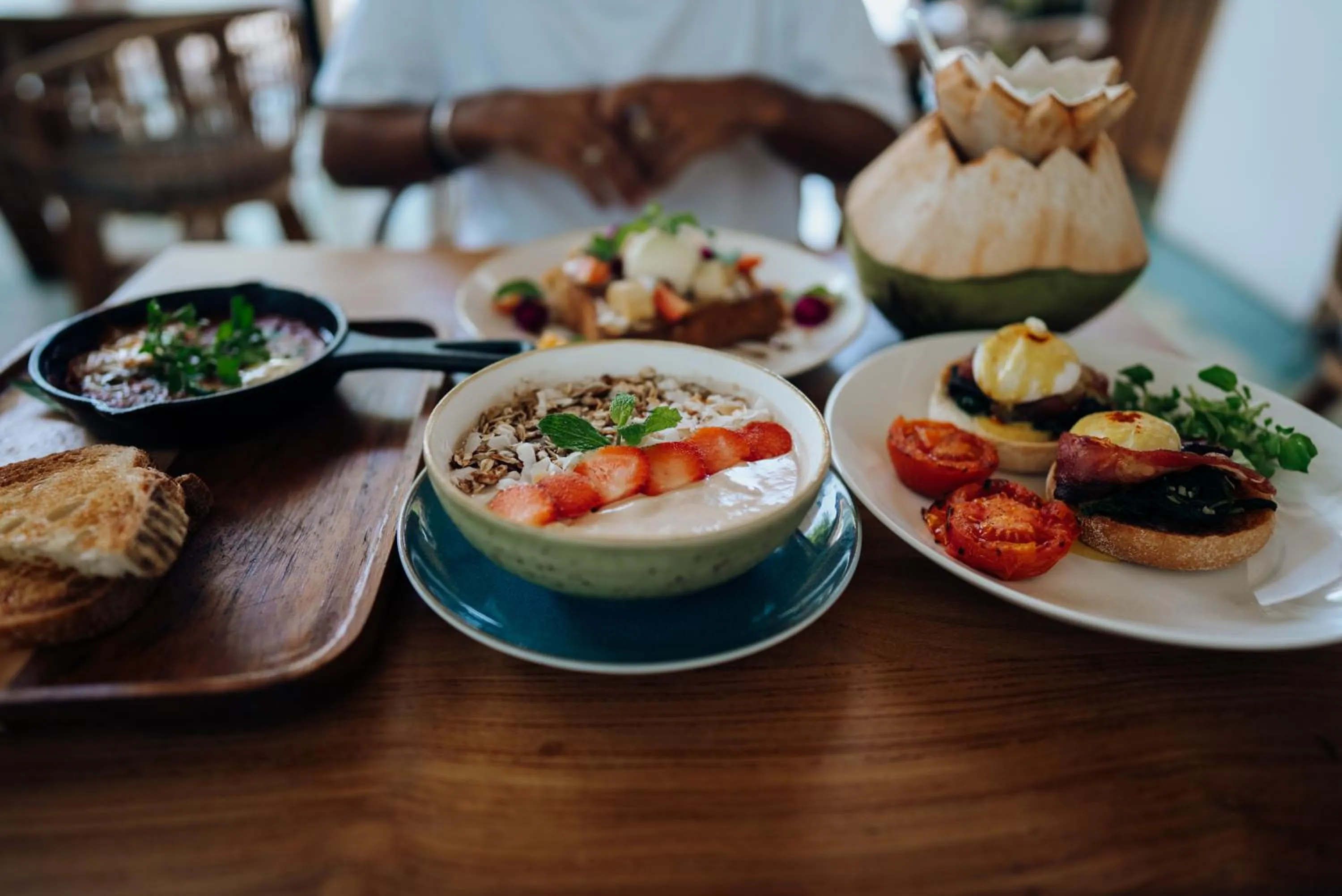 Food and drinks in Deep Roots Dive & Yoga Resort