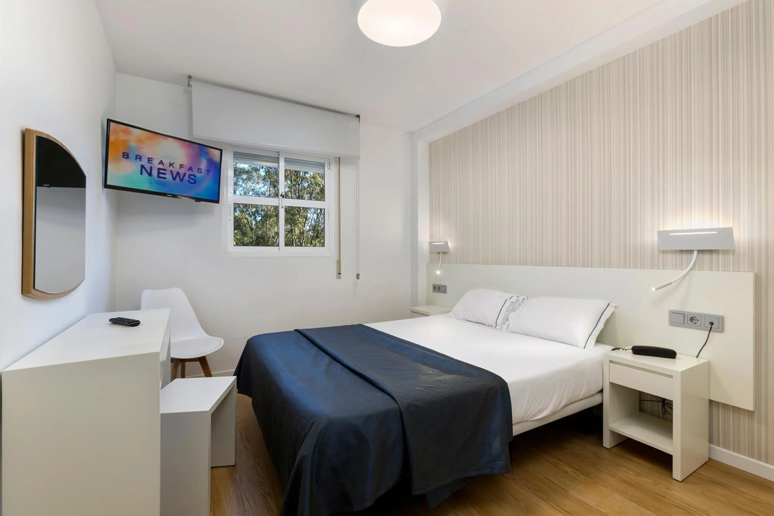 Bedroom, Bed in Crown Resorts Club Marbella