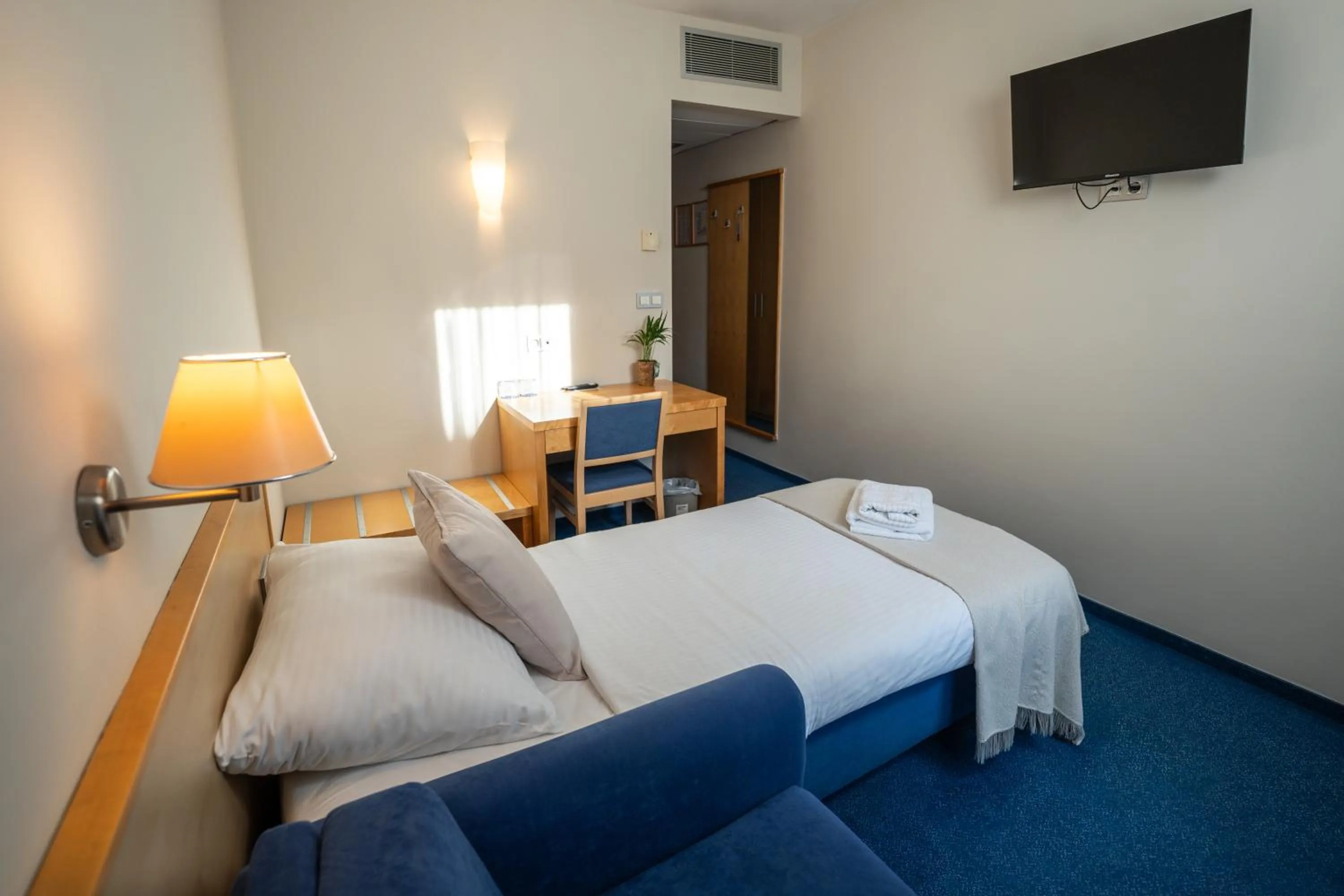 Bed in Hotel Jeruzalem