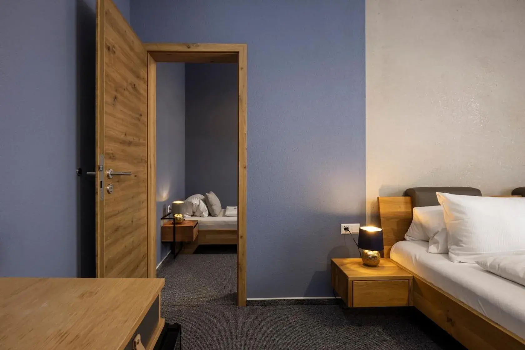 Superior Family Room in Hotel Residenz Luxury - Outletcity - Parken - Klima - 24h Check-In Superior Family Room in Hotel Residenz Luxury - Outletcity - Parken - Klima - 24h Check-In