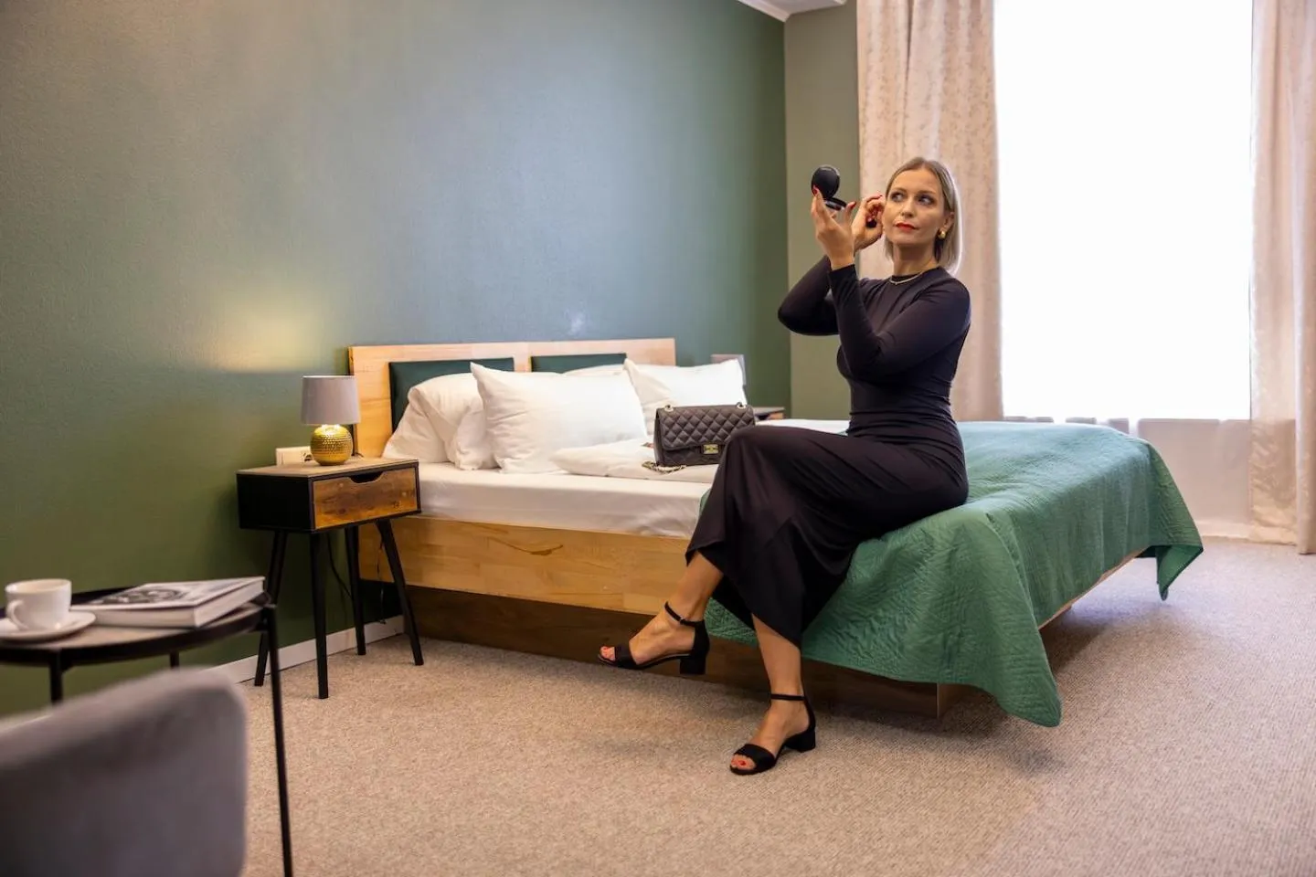 Bed in Hotel Residenz Luxury - Outletcity - Parken - Klima - 24h Check-In