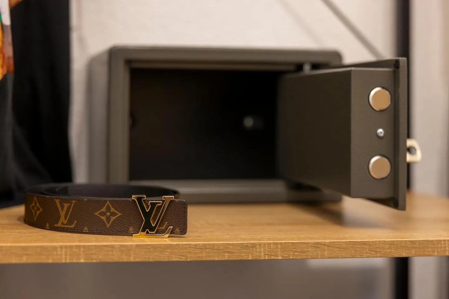 safe in Hotel Residenz Luxury - Outletcity - Parken - Klima - 24h Check-In