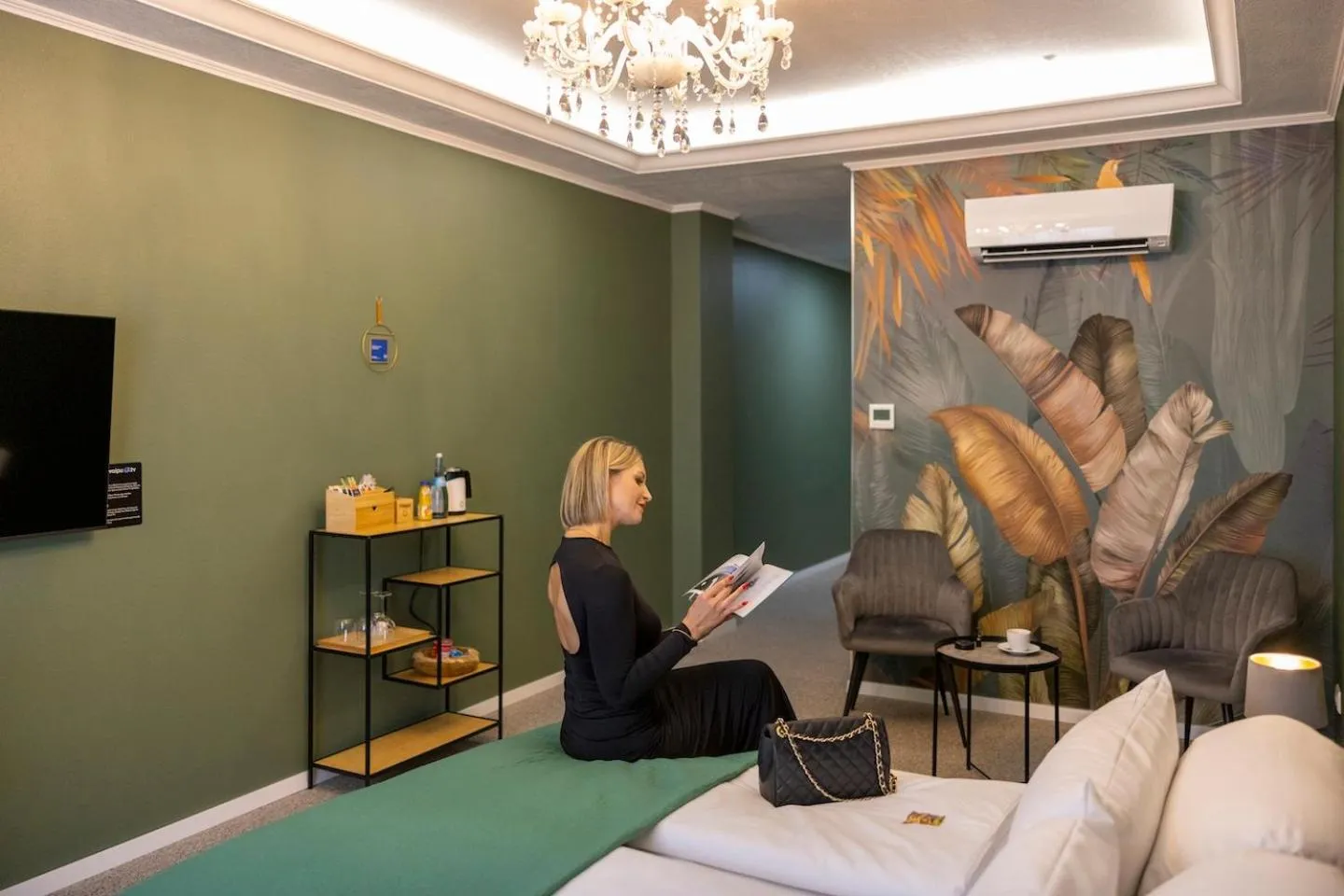 Living room in Hotel Residenz Luxury - Outletcity - Parken - Klima - 24h Check-In