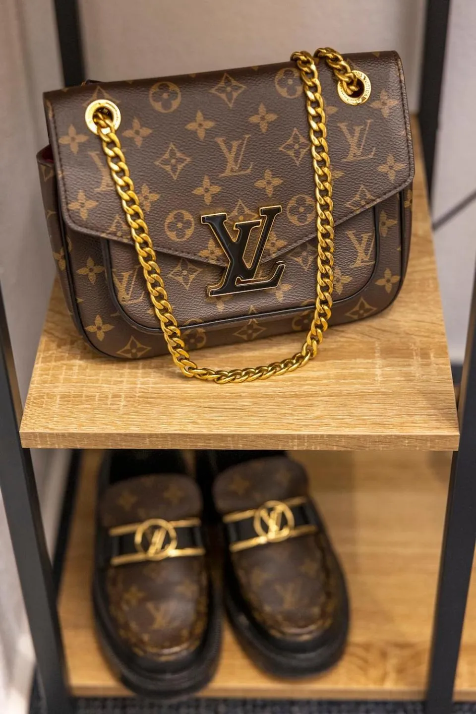 wardrobe in Hotel Residenz Luxury - Outletcity - Parken - Klima - 24h Check-In