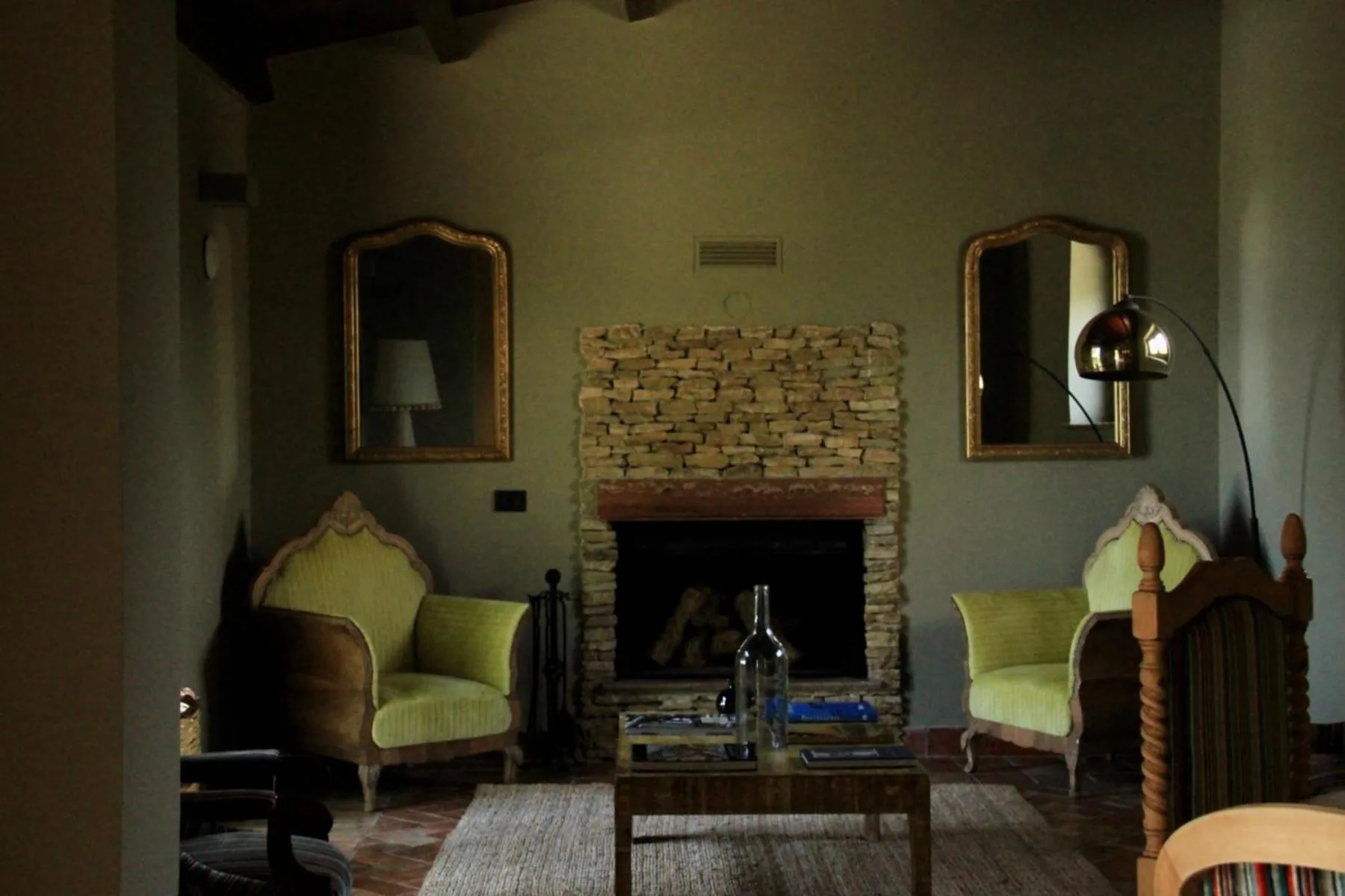 Communal lounge/ TV room in Masseria del Carboj