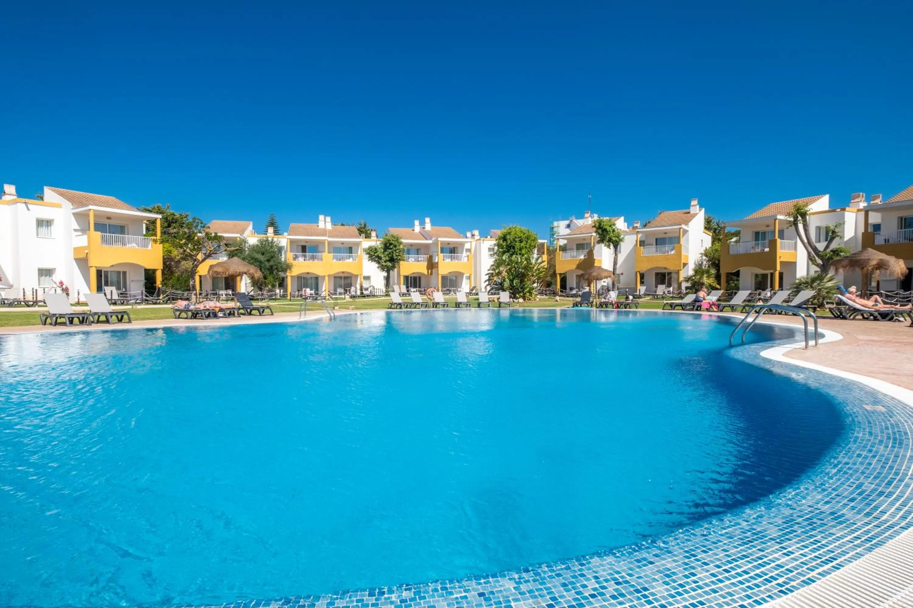 Swimming pool in Comitas Isla del Aire