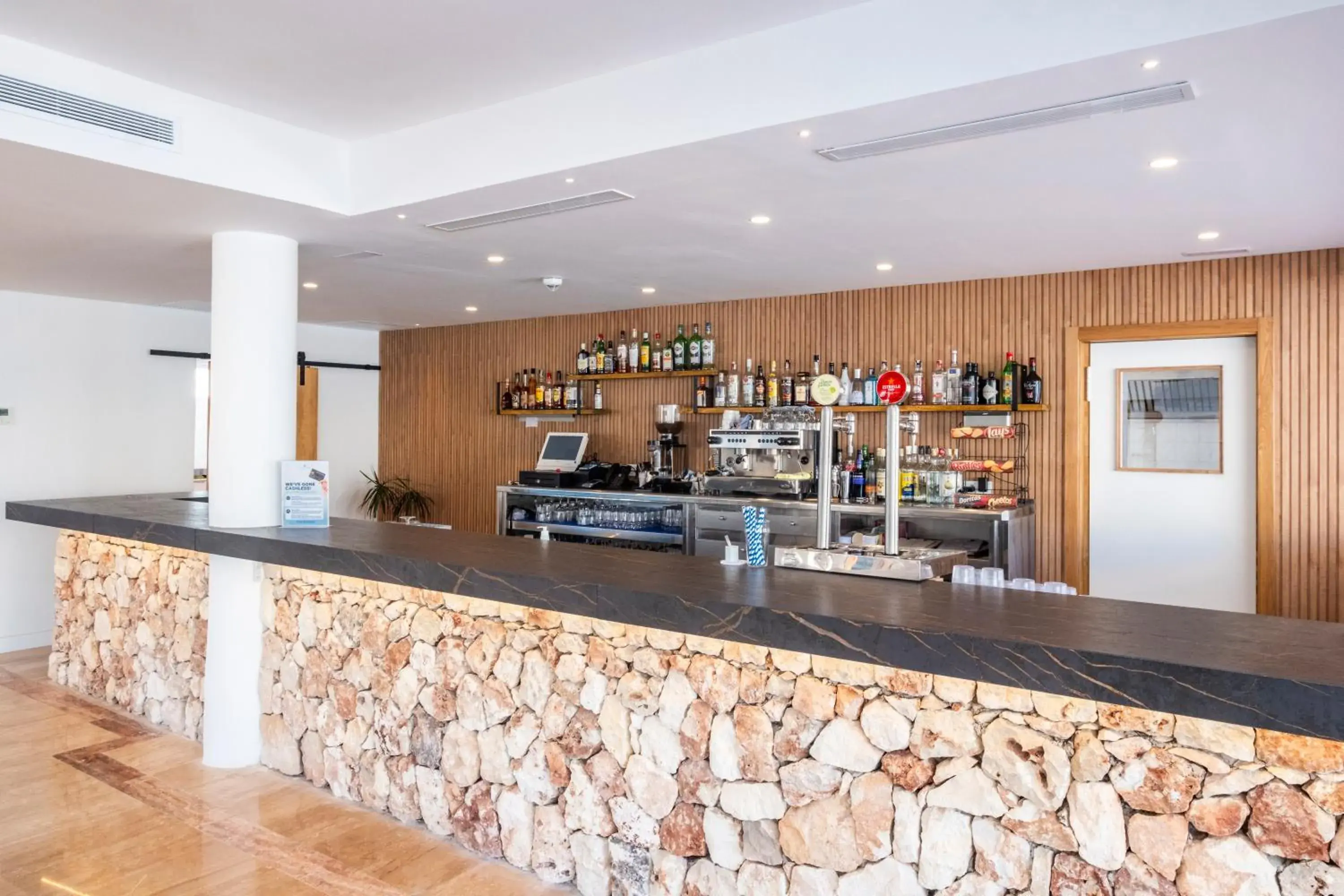 Lounge or bar in Comitas Isla del Aire Lounge or bar in Comitas Isla del Aire