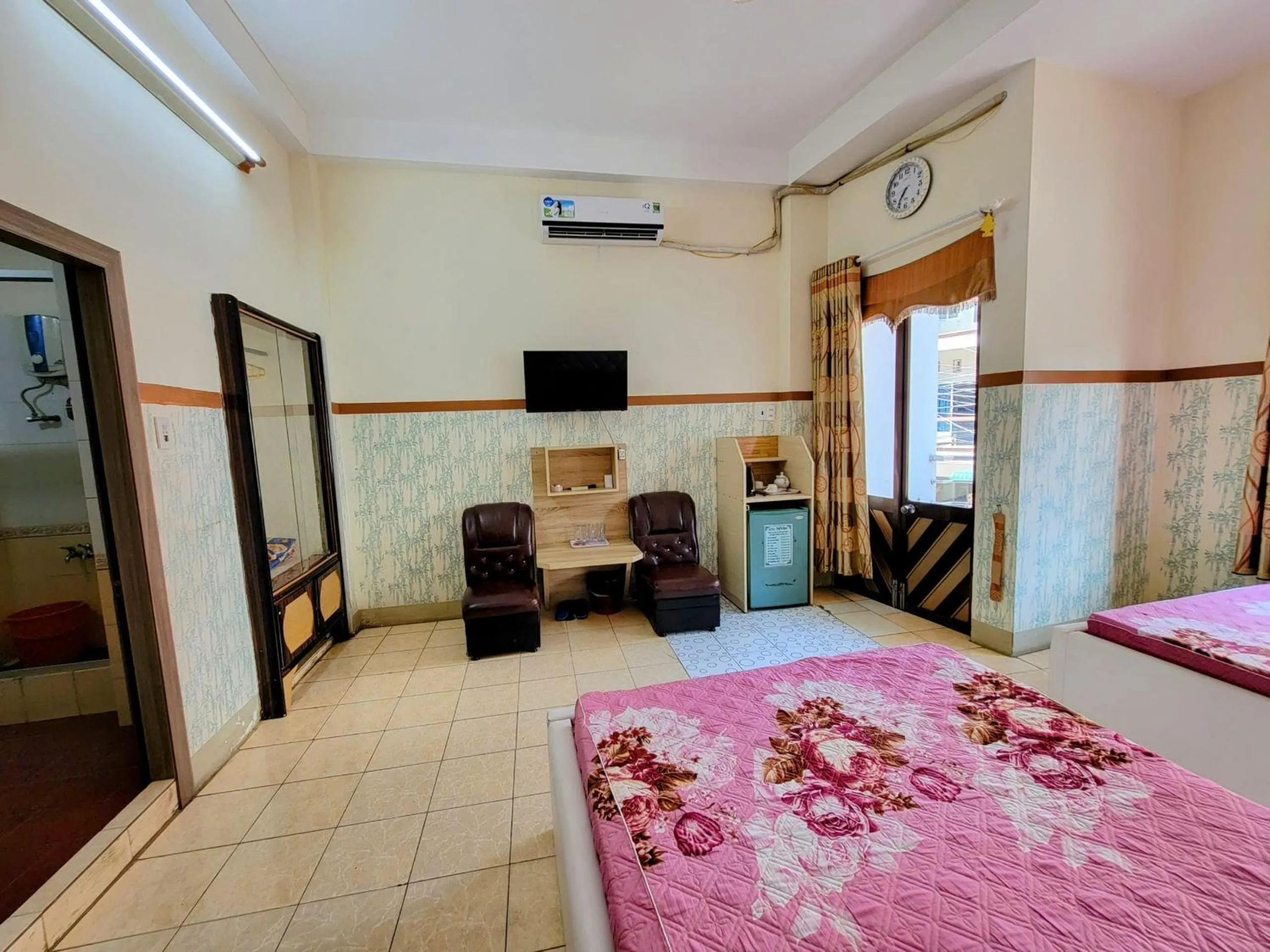 Photo of the whole room, Bed in Thiên Nga Hotel