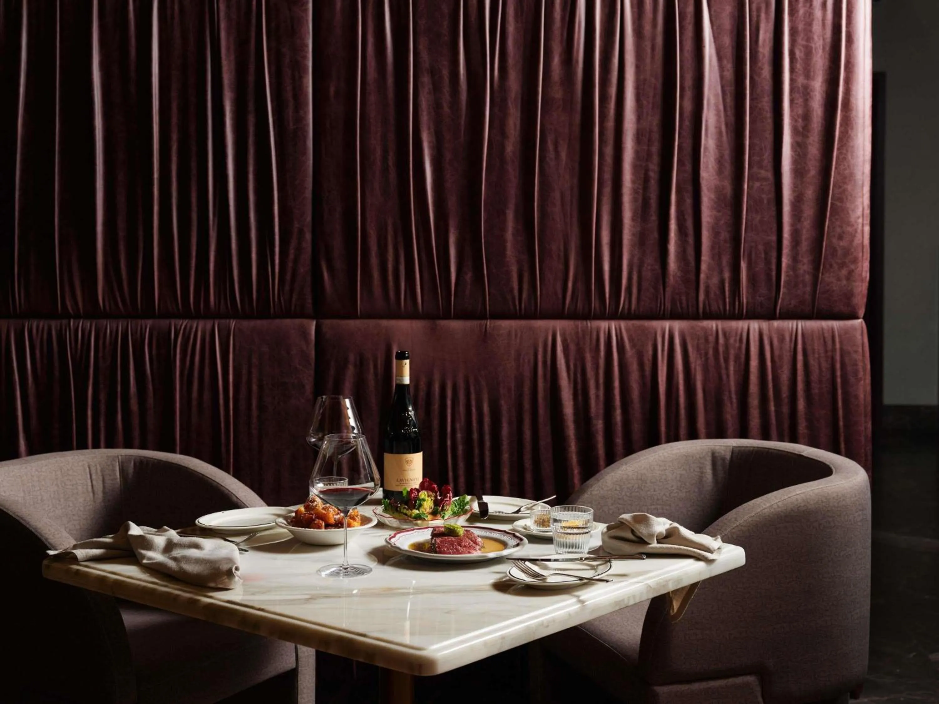 Restaurant/places to eat in Hotel Morris Sydney, Handwritten Collection