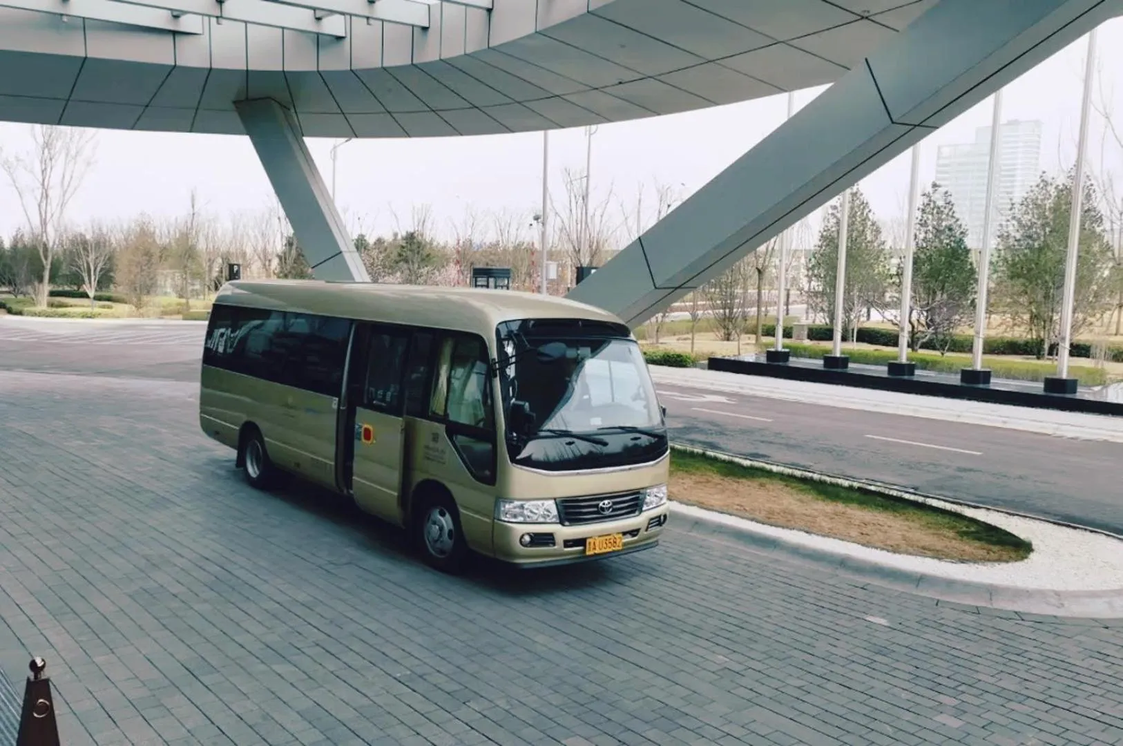 shuttle in Wyndham Shanxi Xiaohe Xincheng