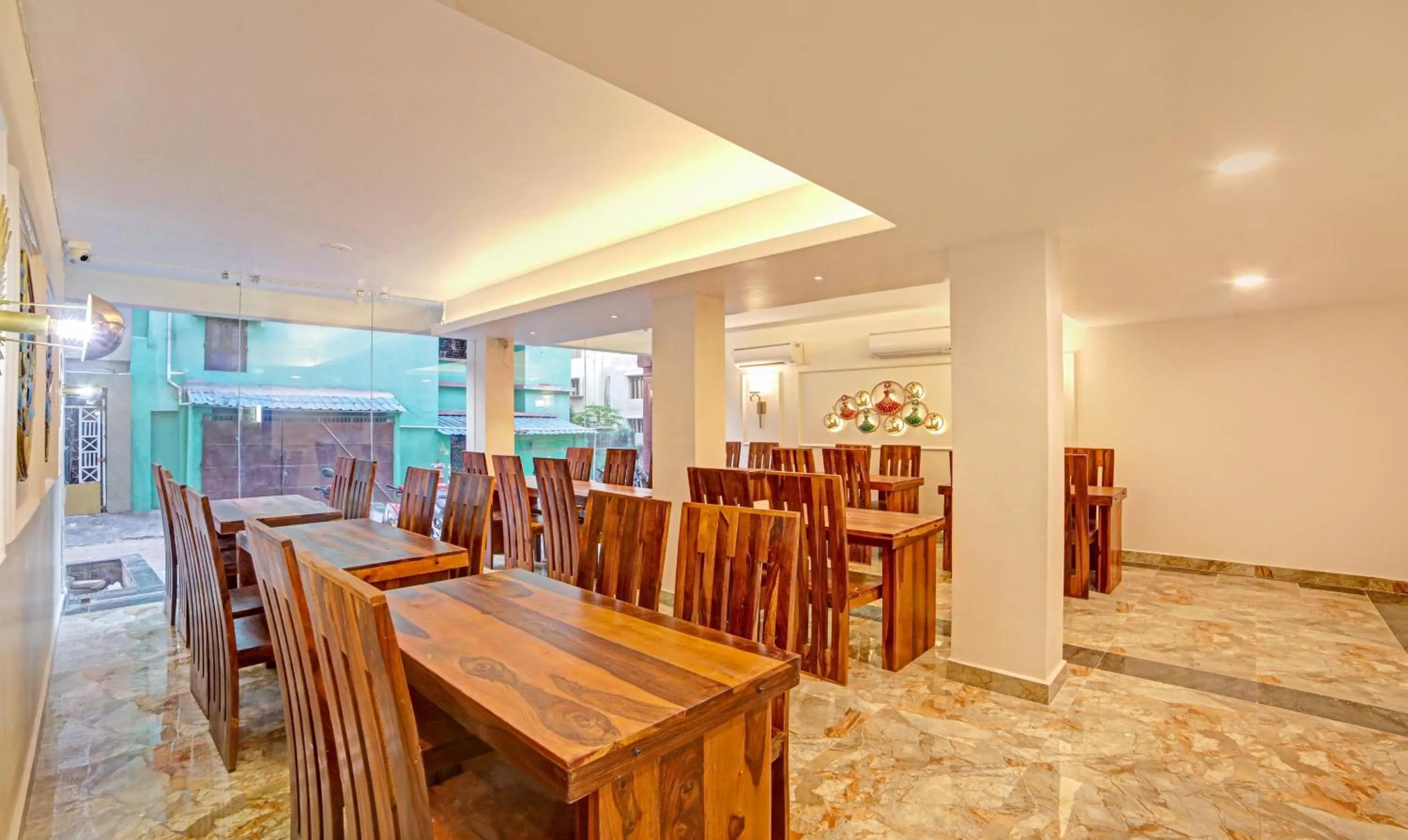 Breakfast in Treebo Lazystay Elite