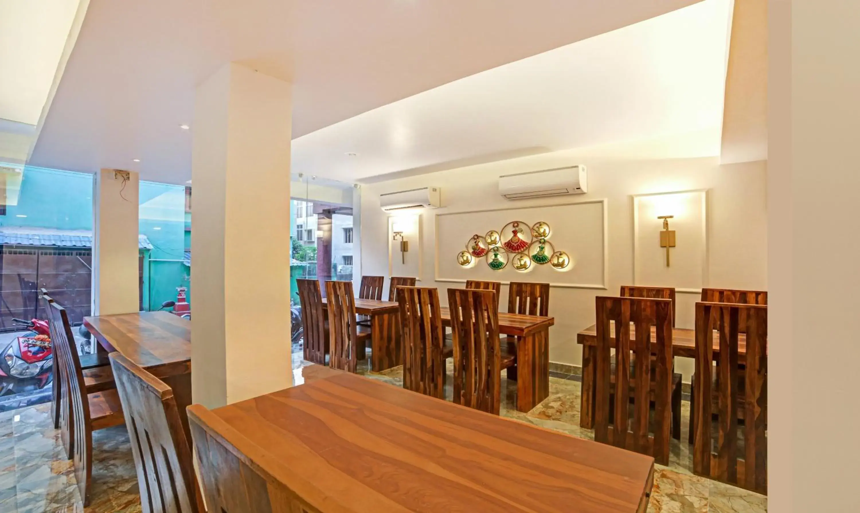 Restaurant/places to eat in Treebo Lazystay Elite Restaurant/places to eat in Treebo Lazystay Elite