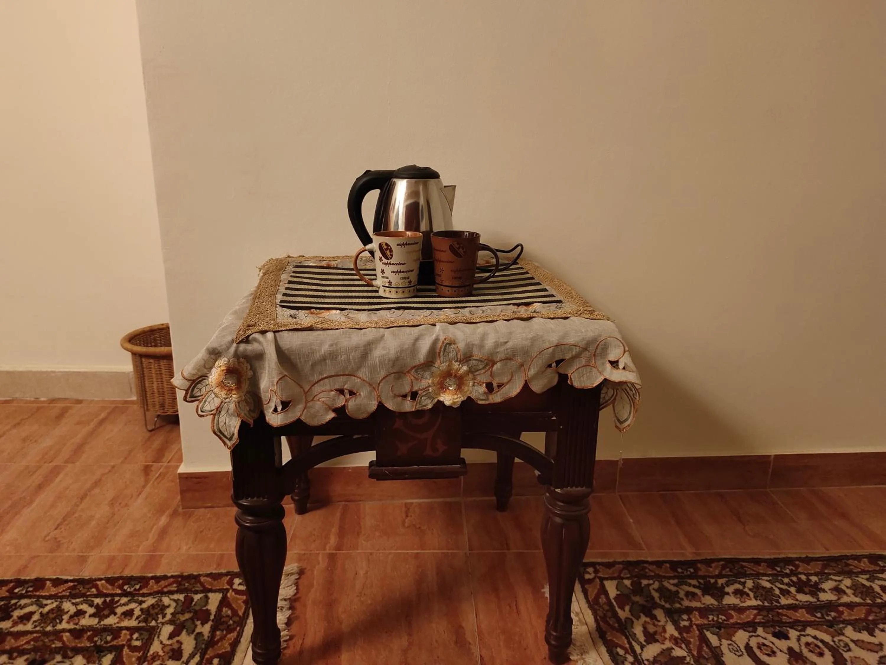 Coffee/tea facilities in Zeina pyramids view