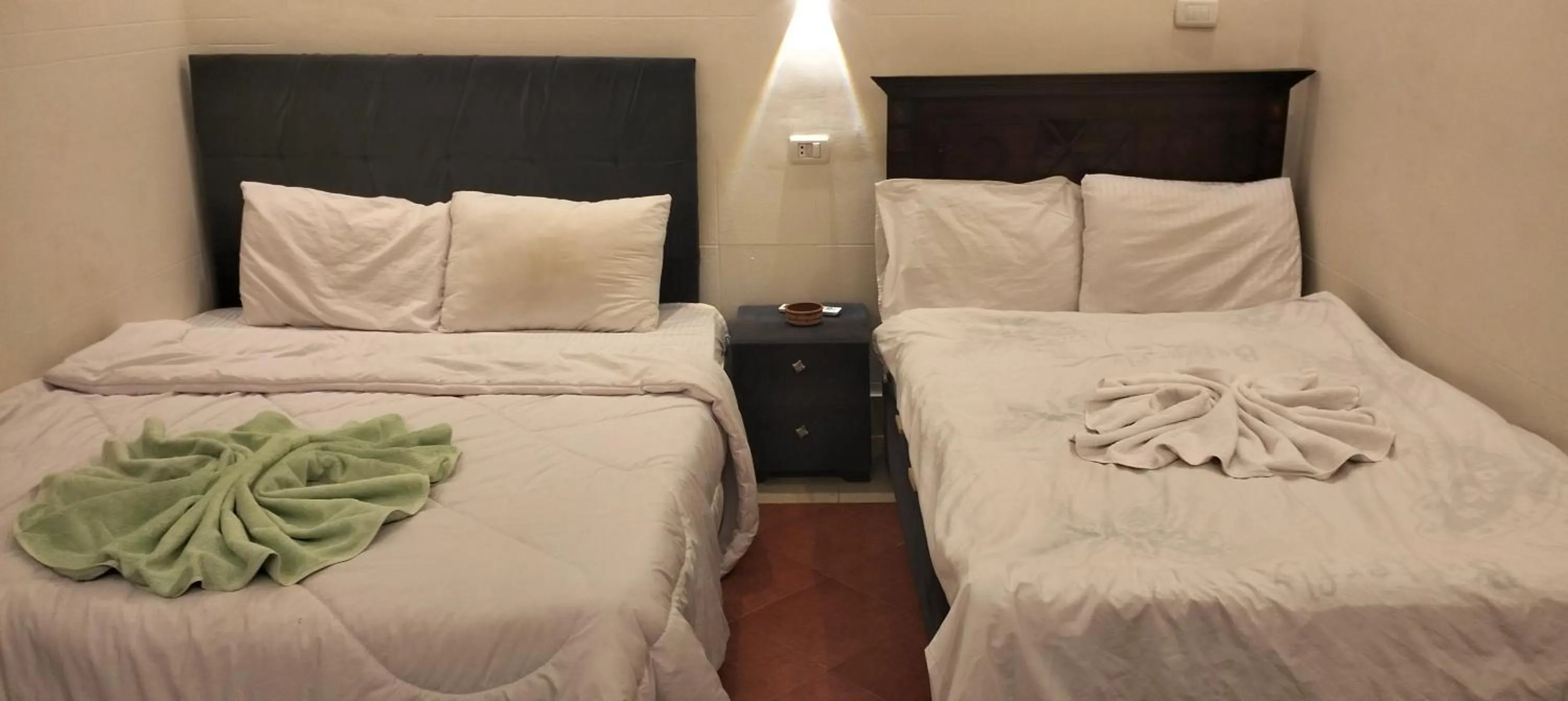 Photo of the whole room in Zeina pyramids view