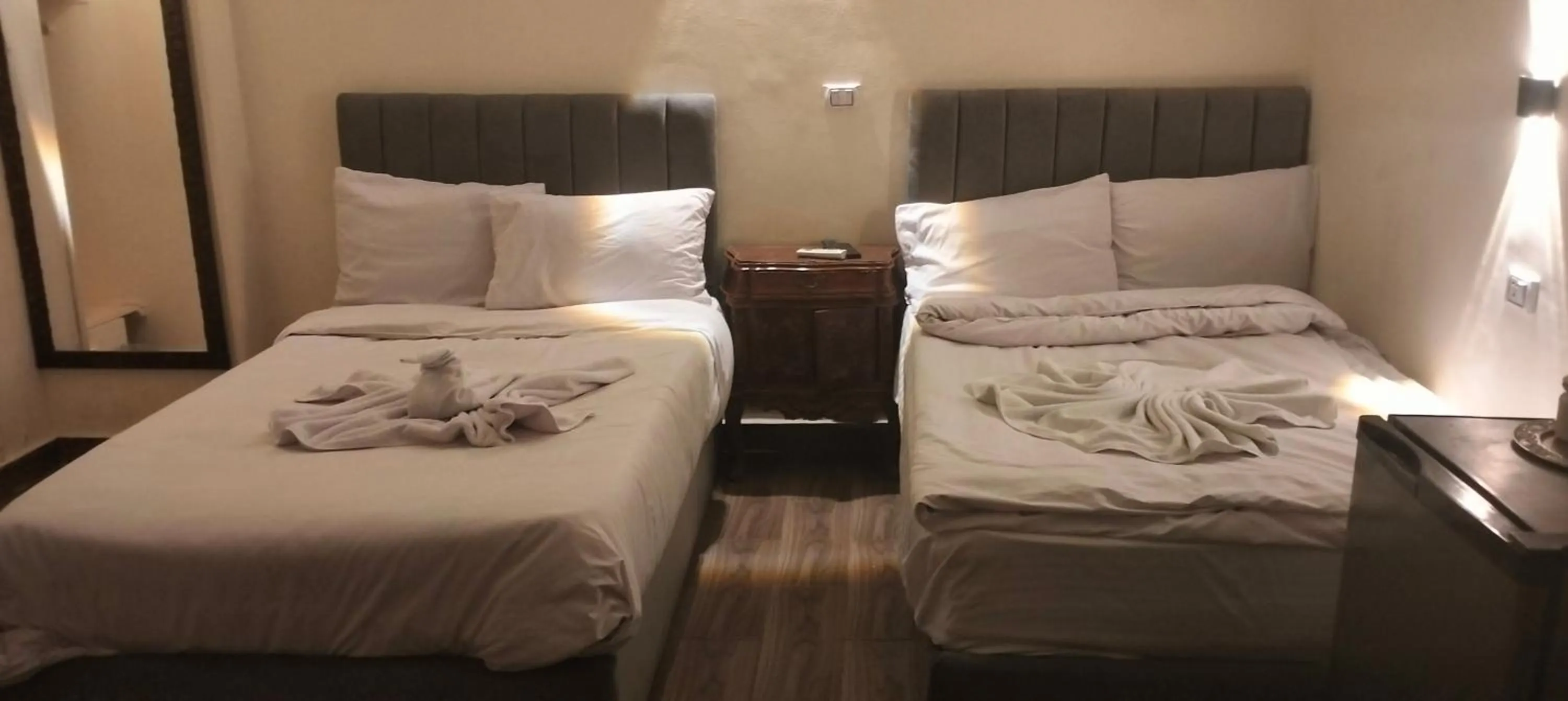 Bed in Zeina pyramids view