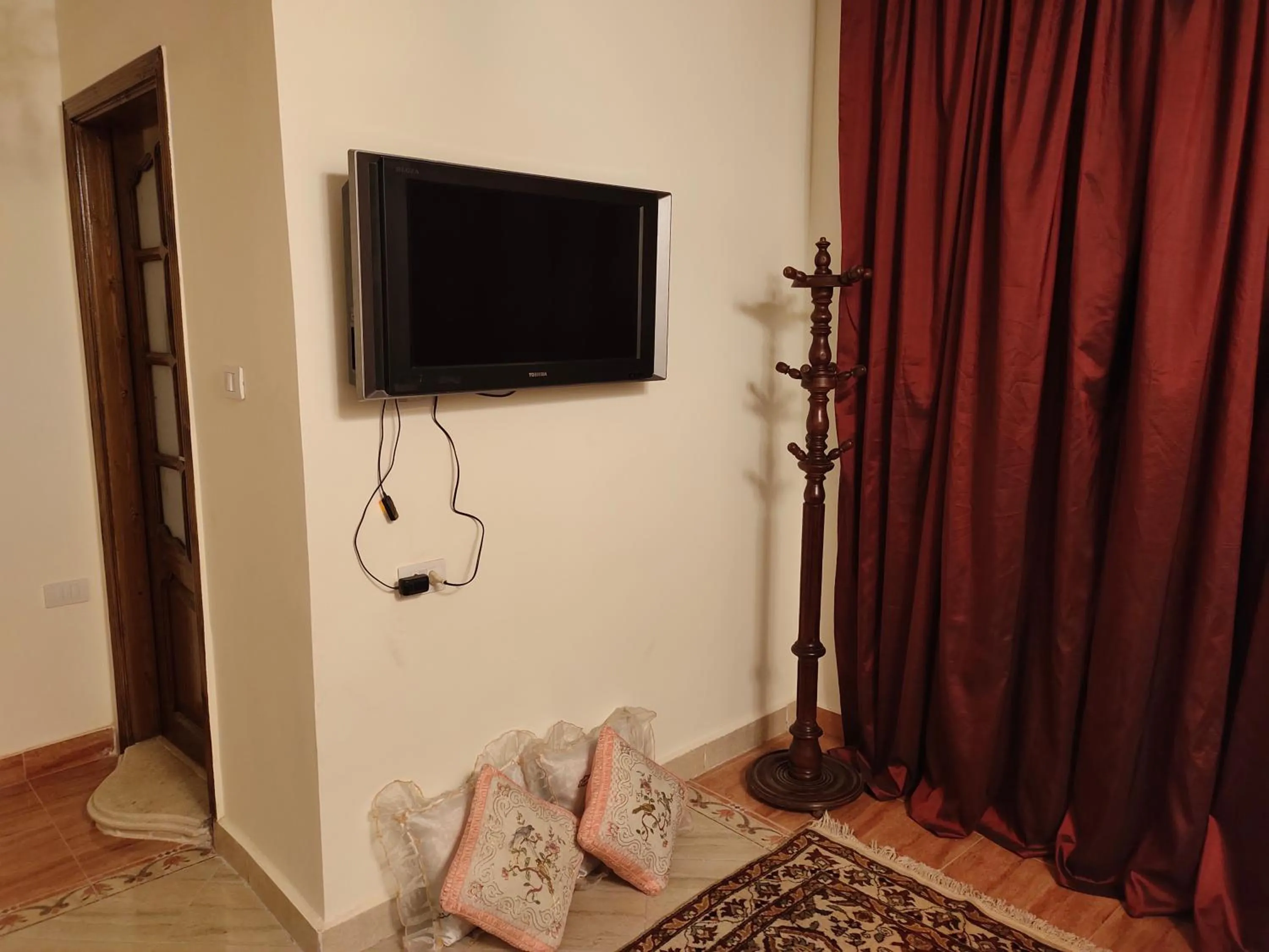 TV and multimedia in Zeina pyramids view