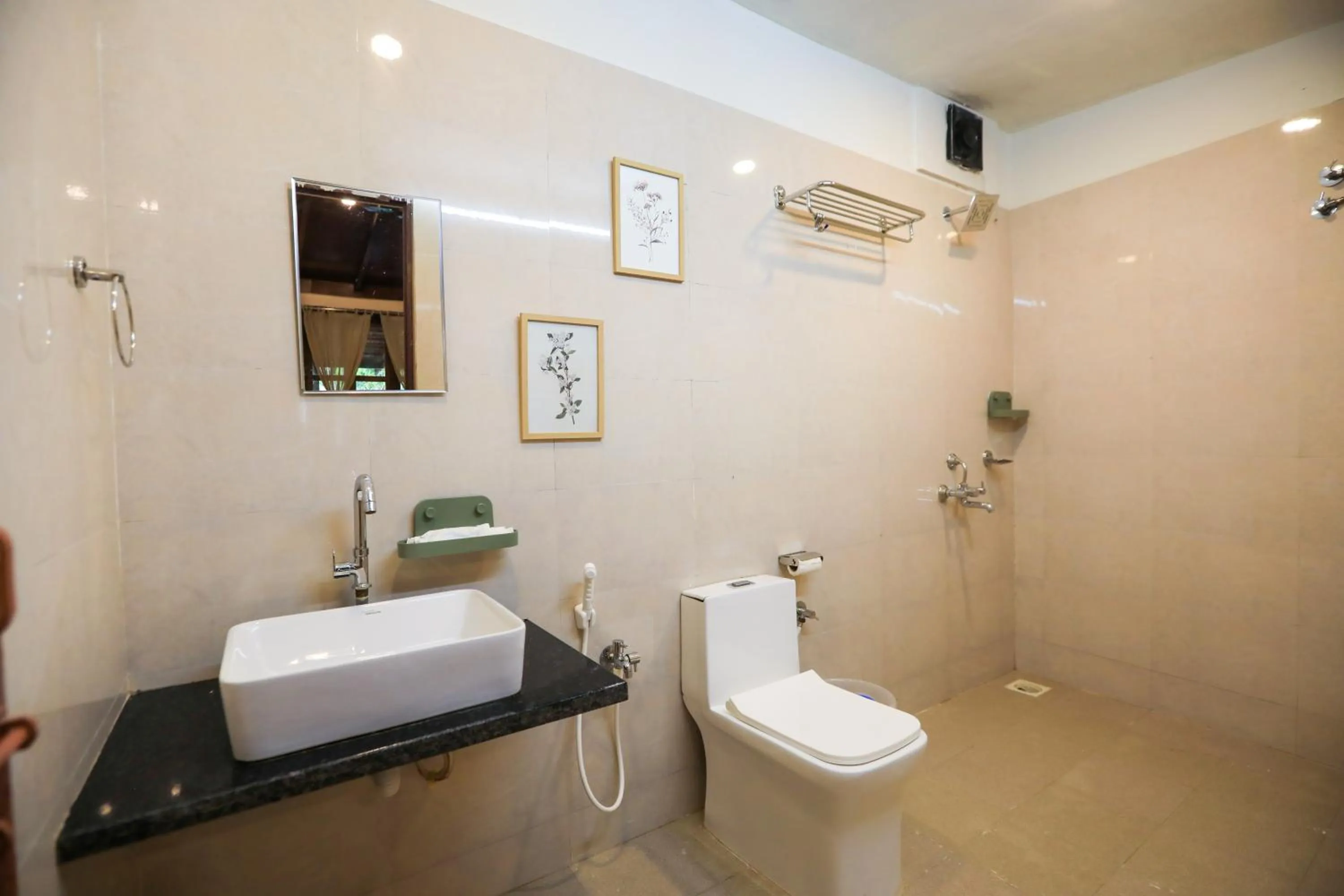 Bathroom in Woodpegger By The Beach, Mandrem