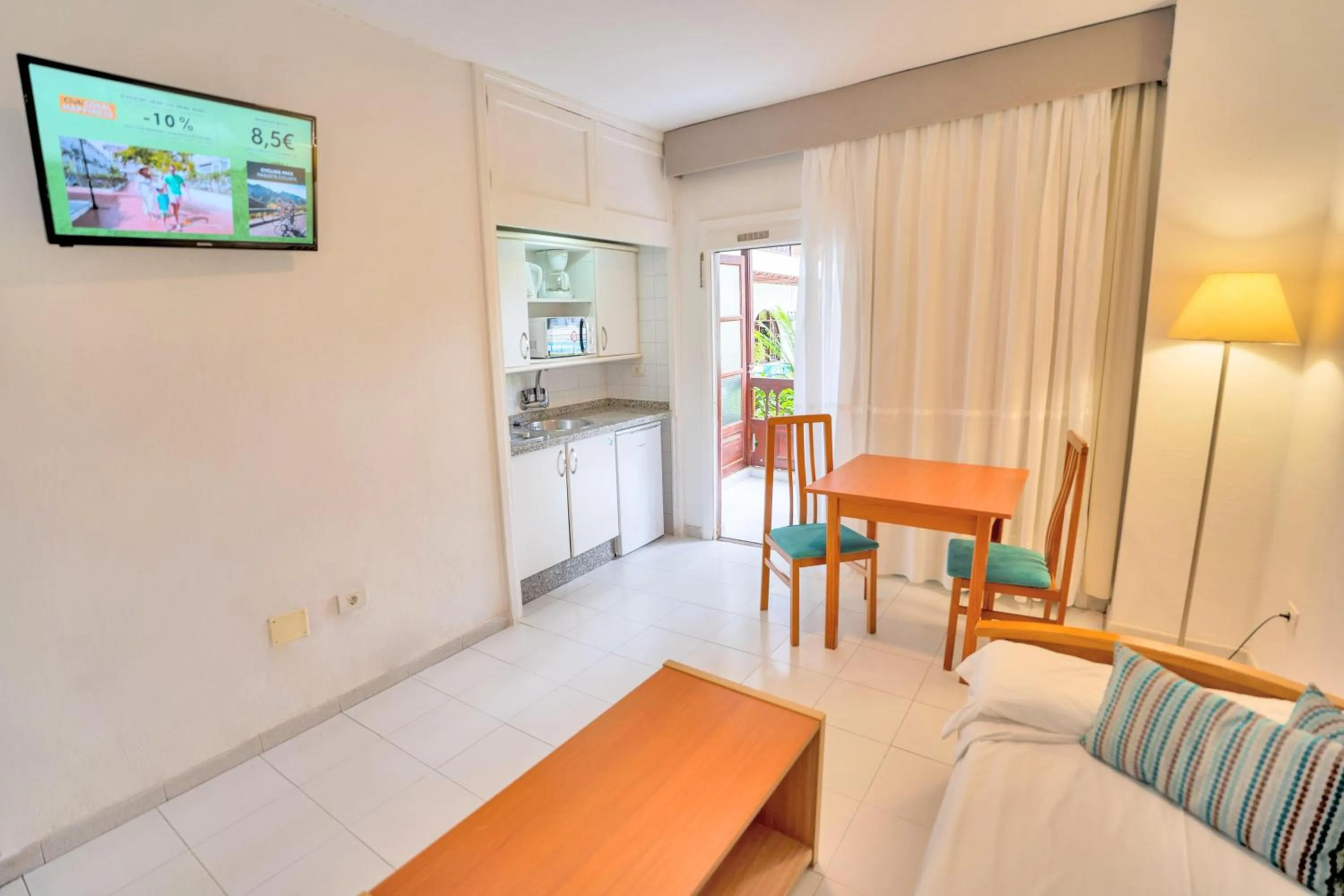 Photo of the whole room, Bed in Coral Teide Mar