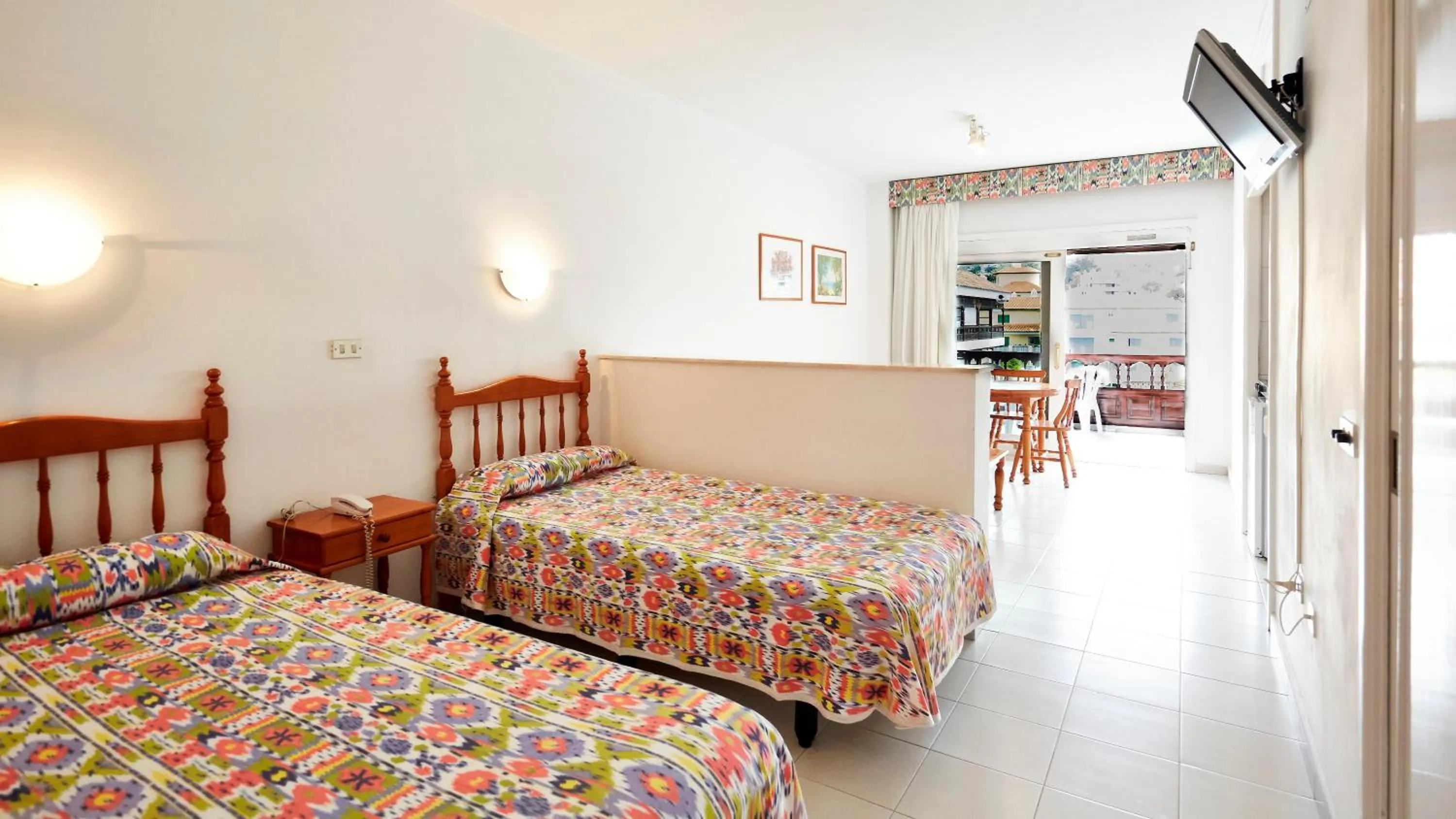 Photo of the whole room, Bed in Coral Teide Mar