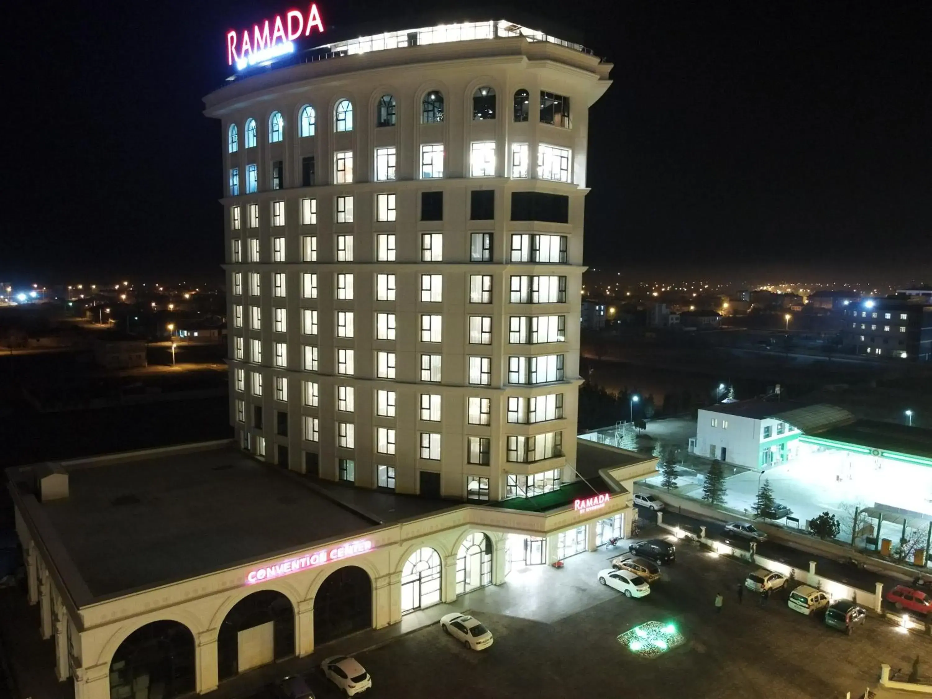 Property building in Ramada by Wyndham Karapinar Property building in Ramada by Wyndham Karapinar