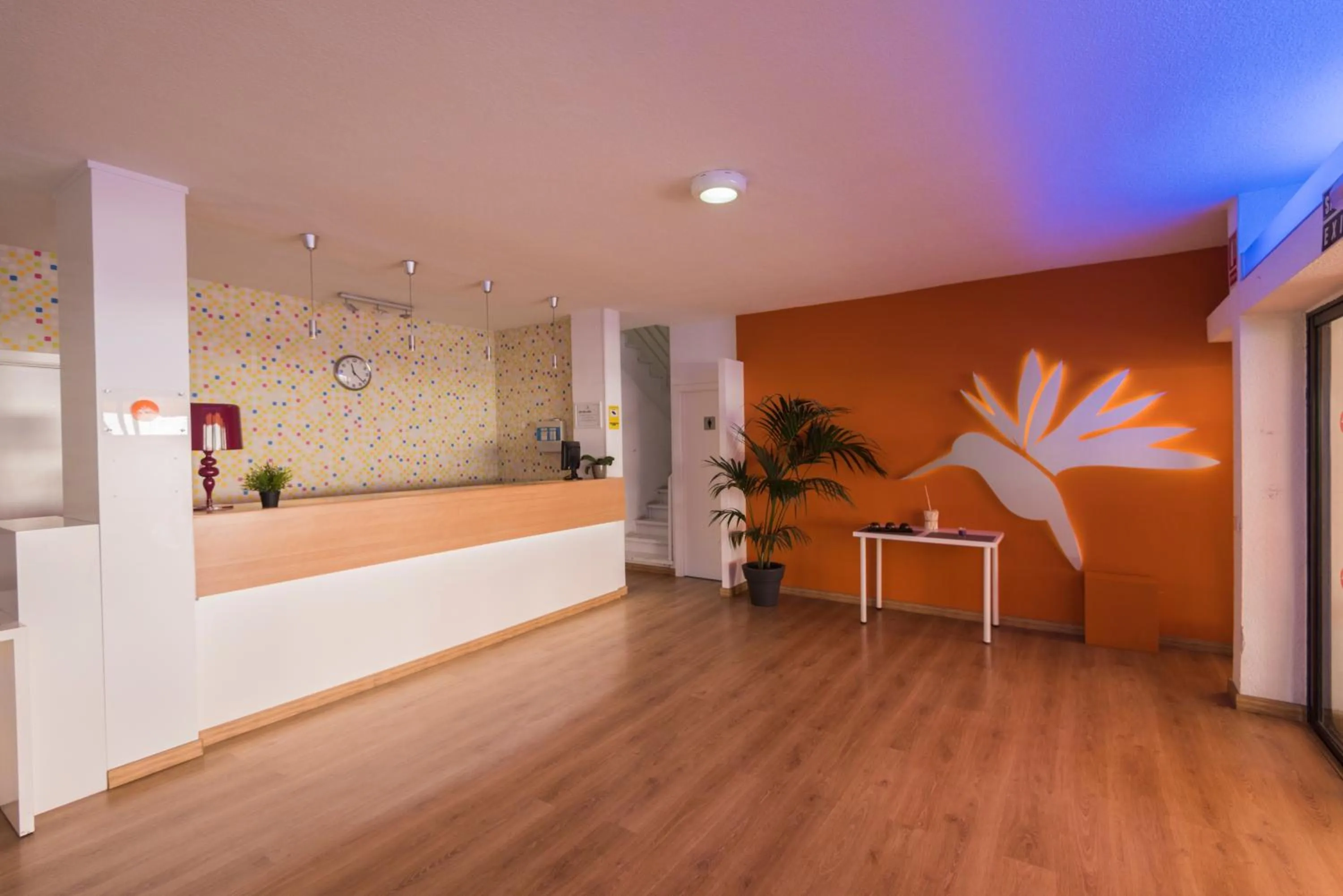 Facade/entrance in Paraiso del Sol y Paradero