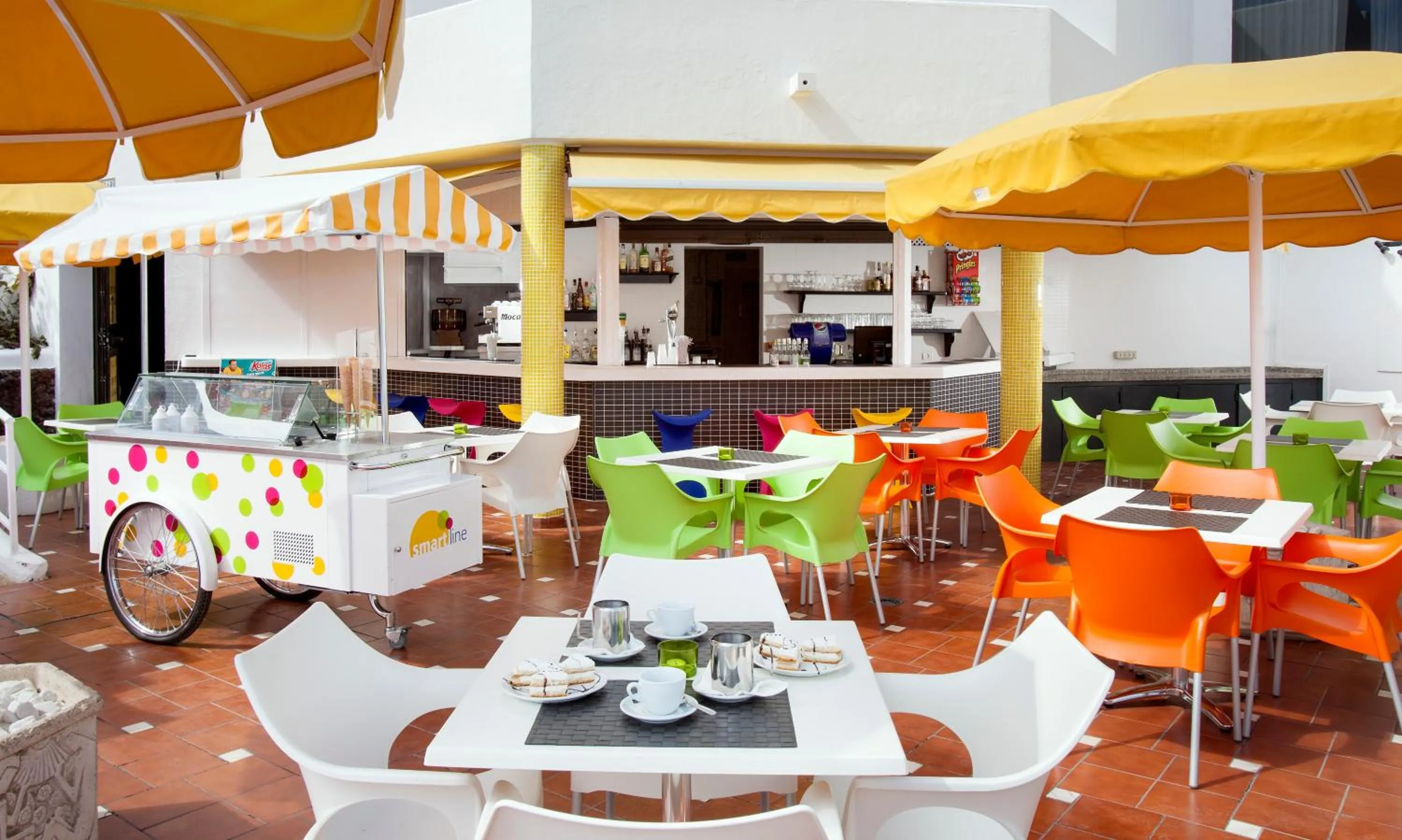 Facade/entrance in Paraiso del Sol y Paradero