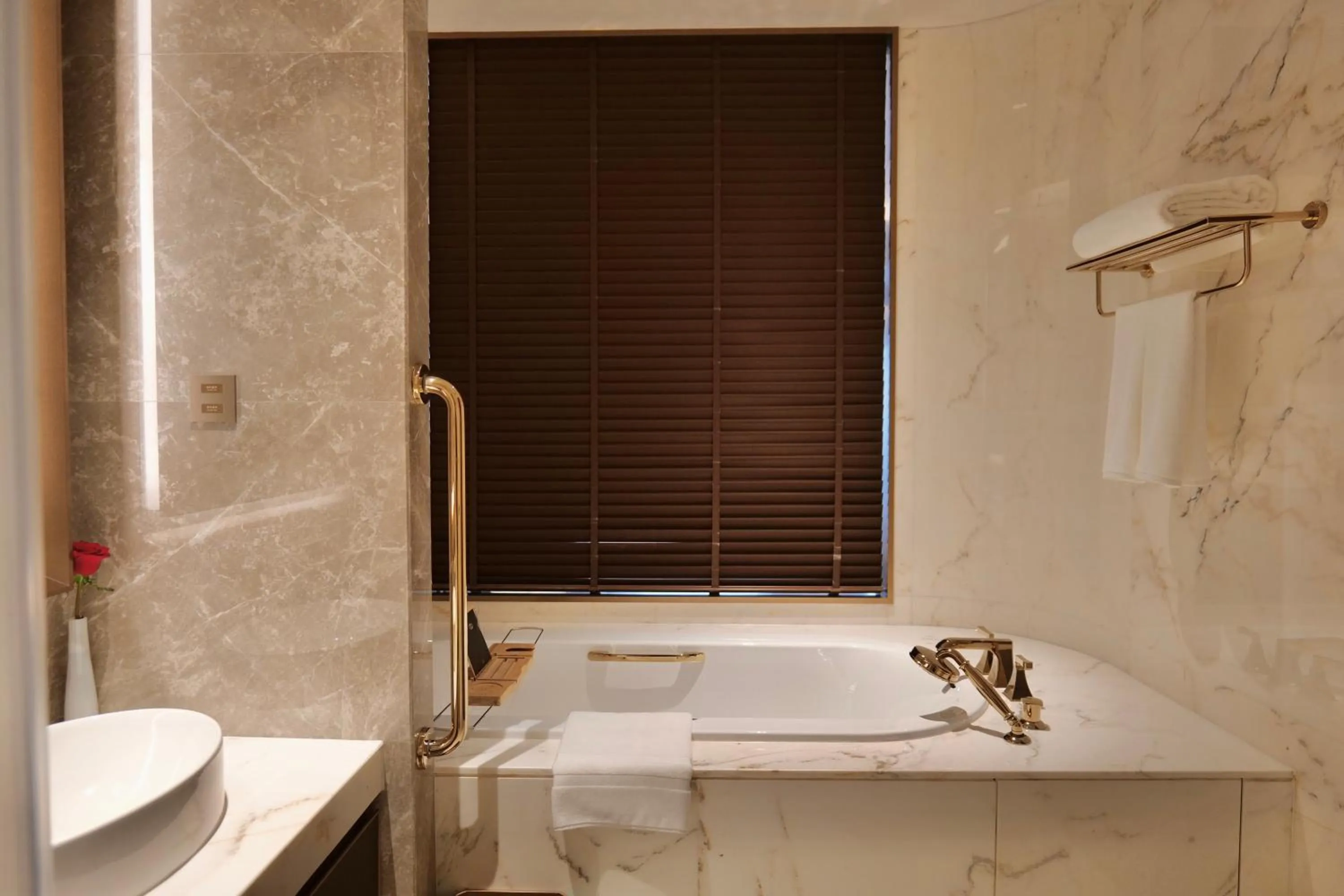 Toilet in Sofitel Xiong An