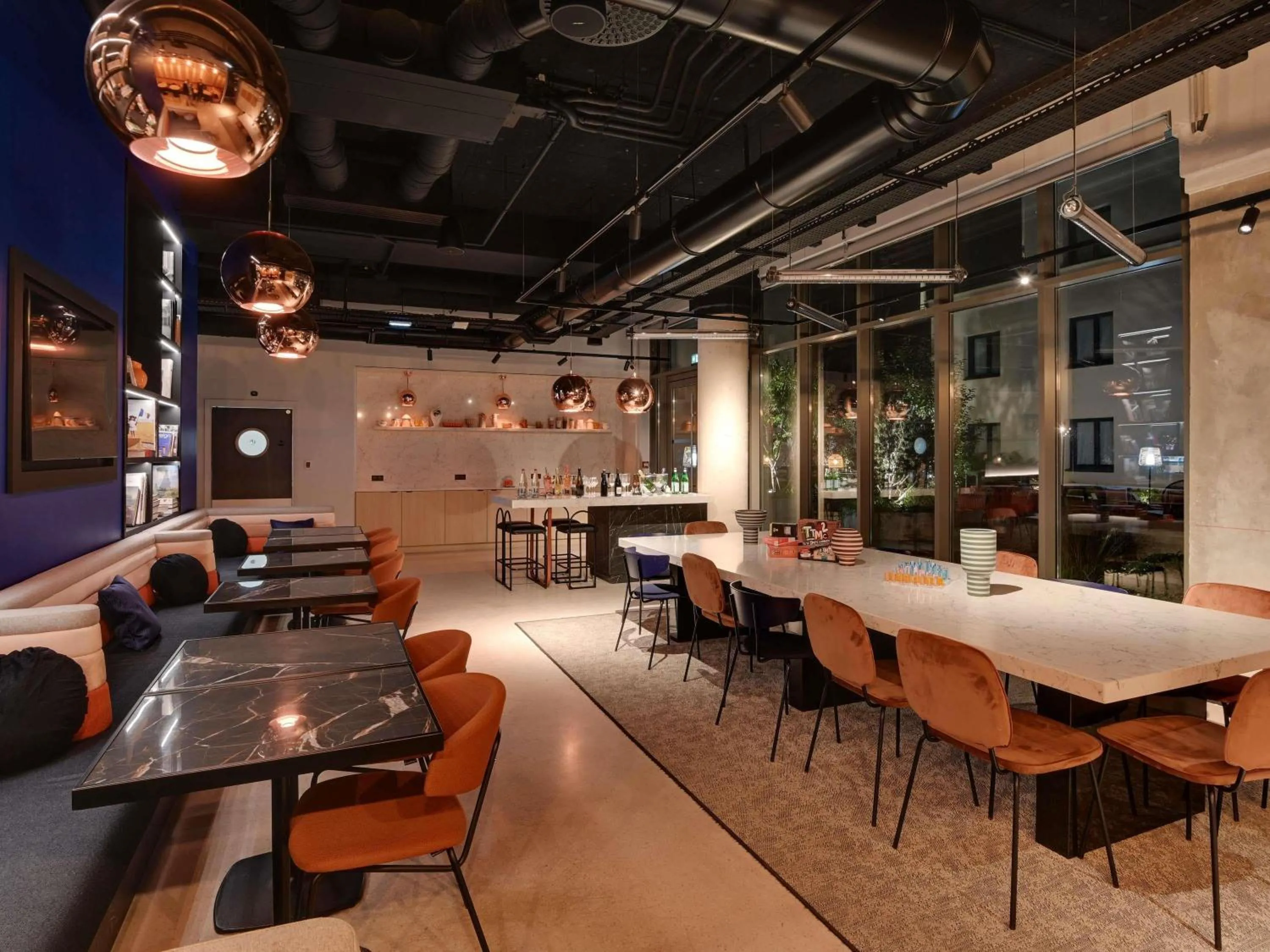 Lounge or bar in Tribe Paris Saint Ouen