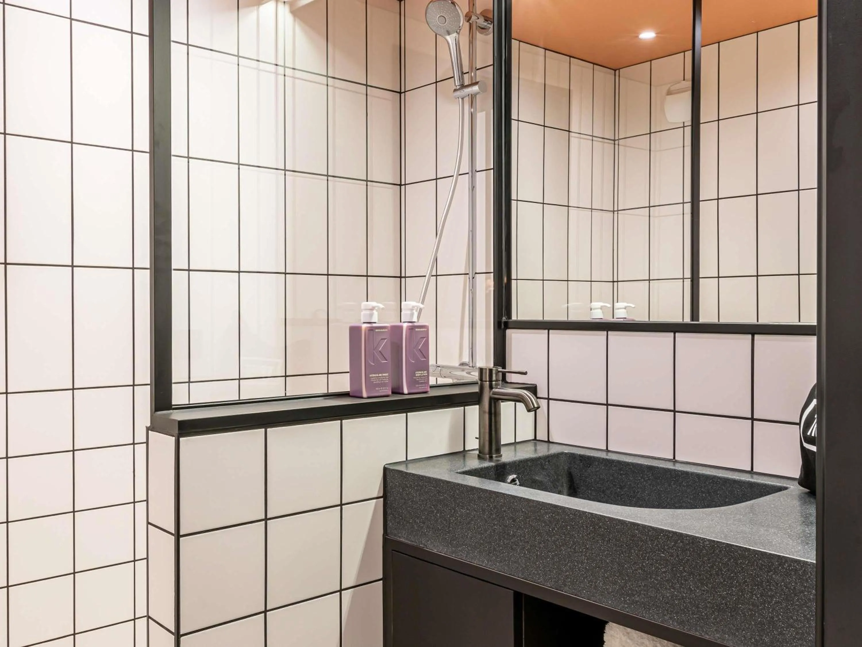 Bedroom in Tribe Paris Saint Ouen