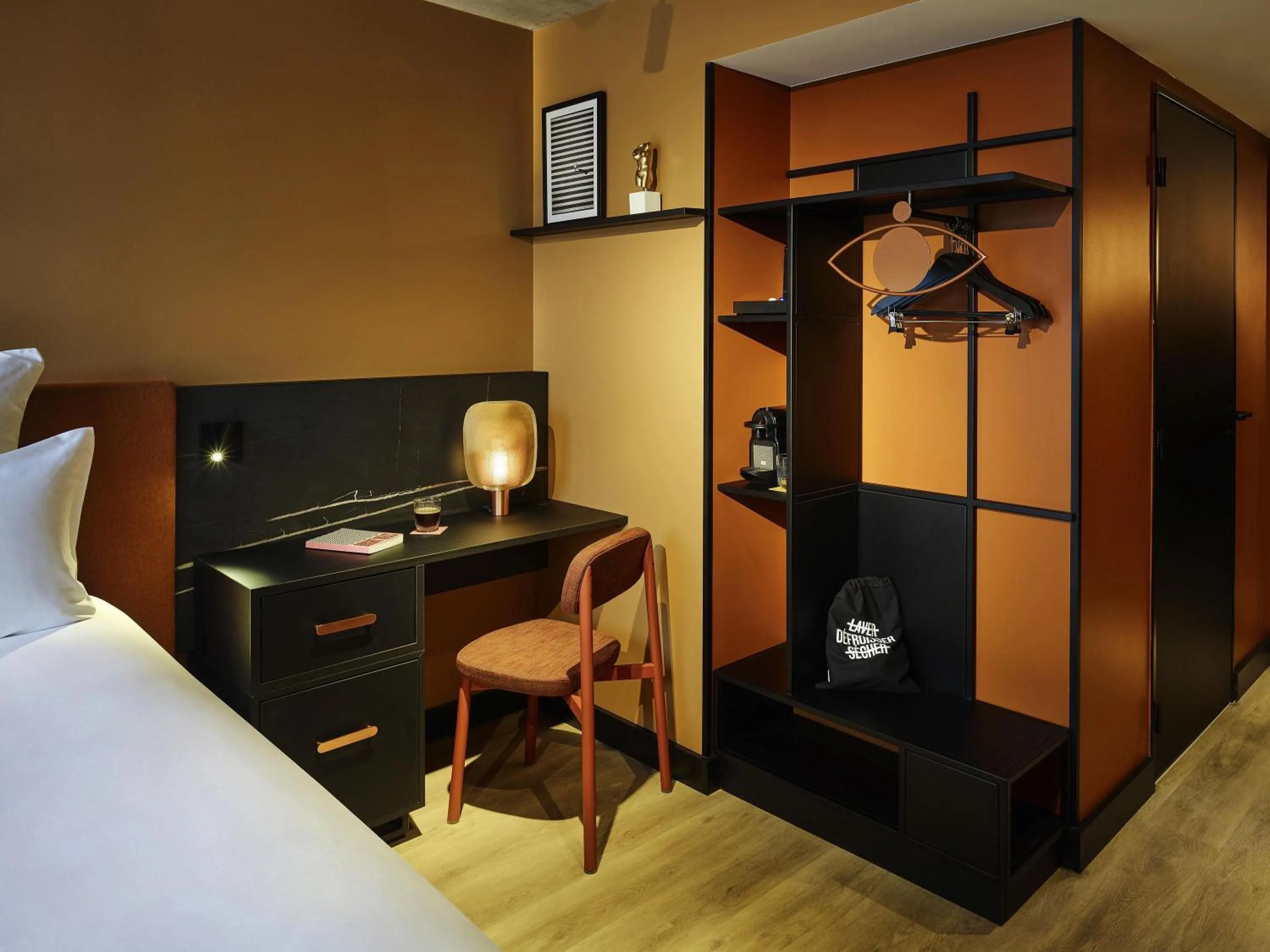 Bedroom, Bed in Tribe Paris Saint Ouen