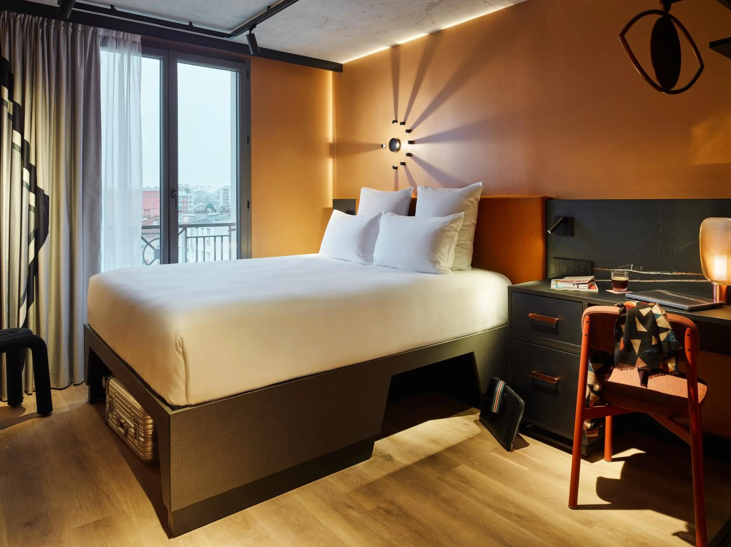 Photo of the whole room, Bed in Tribe Paris Saint Ouen