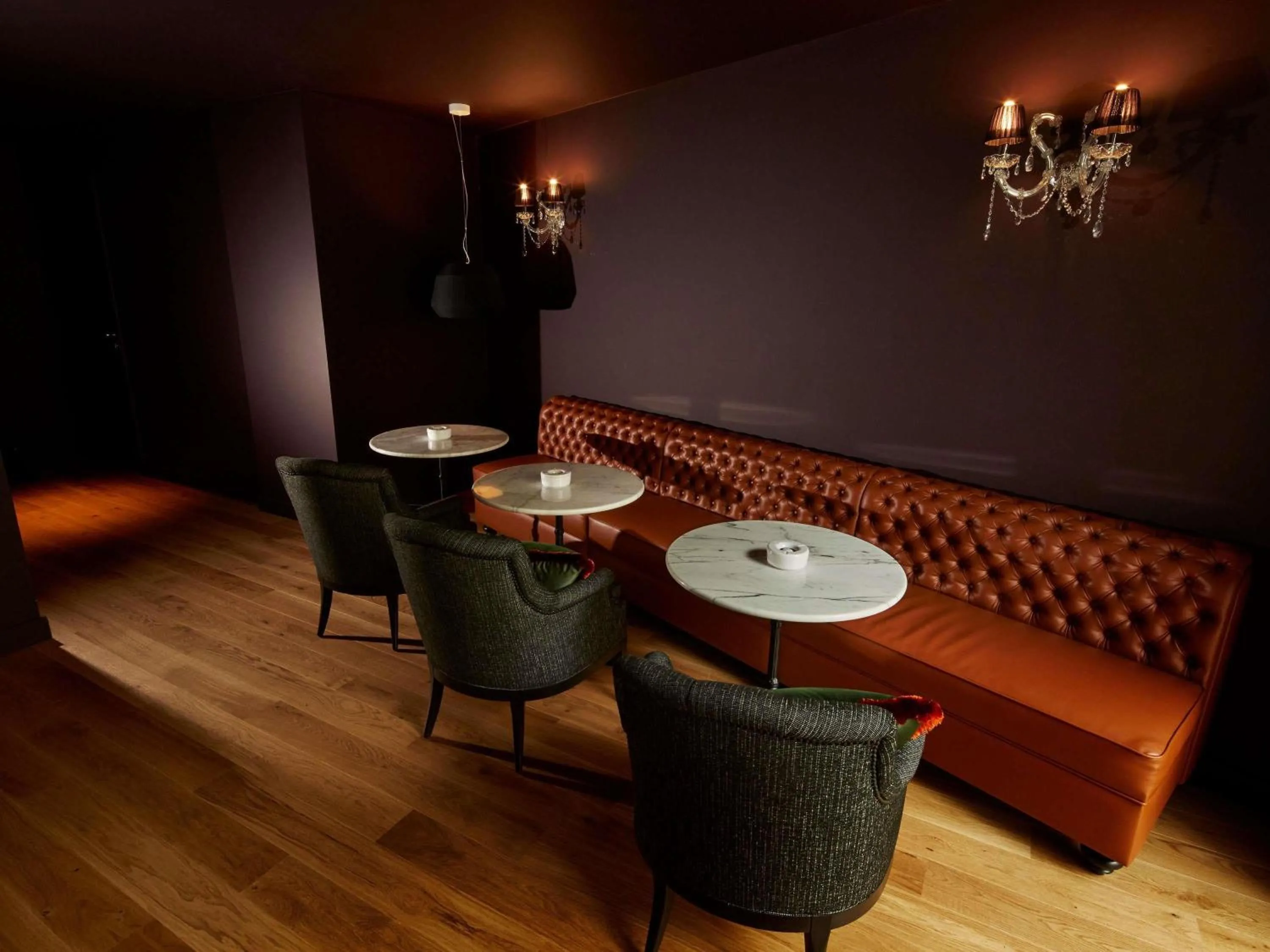 Lounge or bar in La Licorne Hotel & Spa Troyes - MGallery Collection