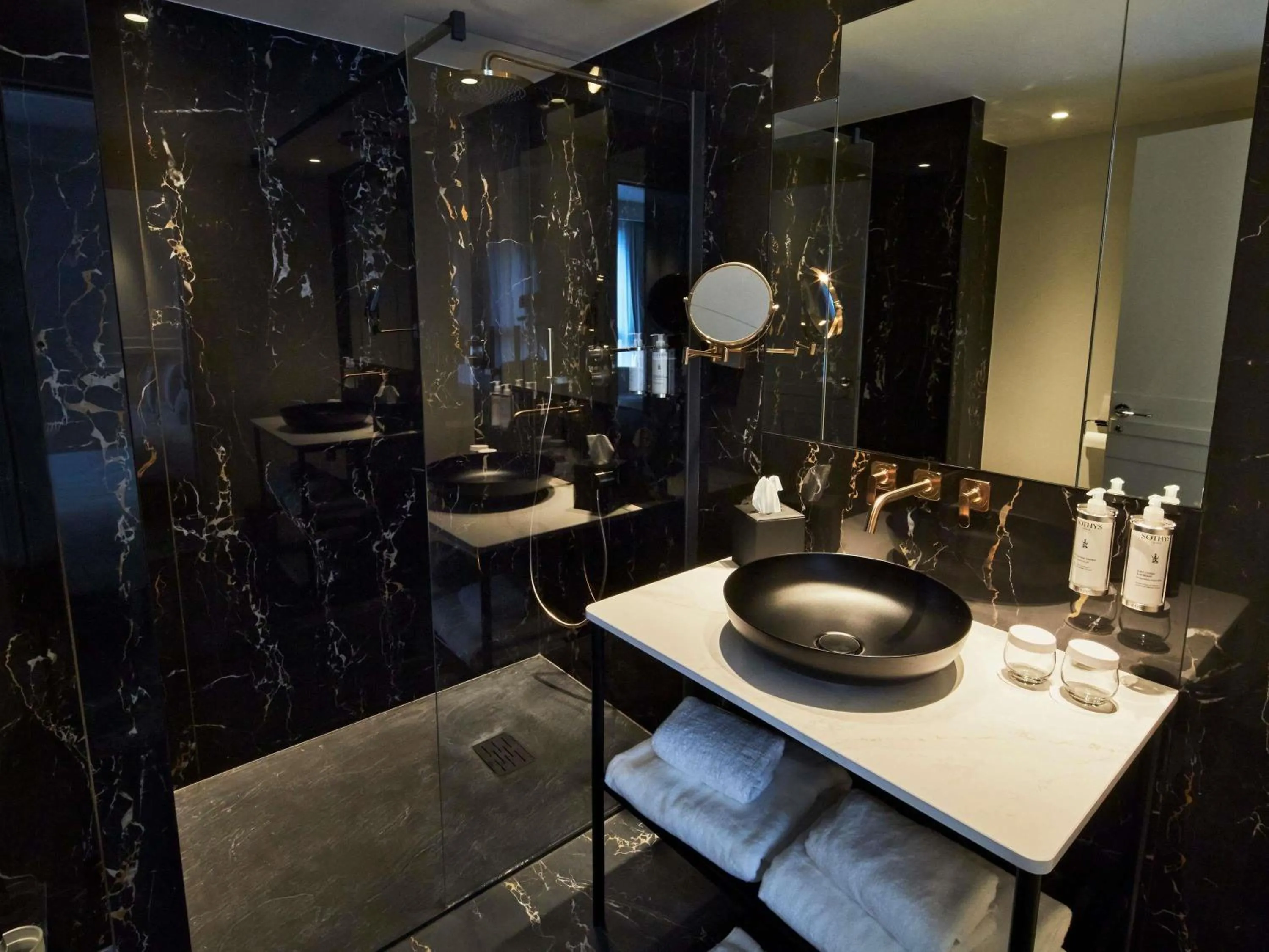 Bedroom in La Licorne Hotel & Spa Troyes - MGallery Collection