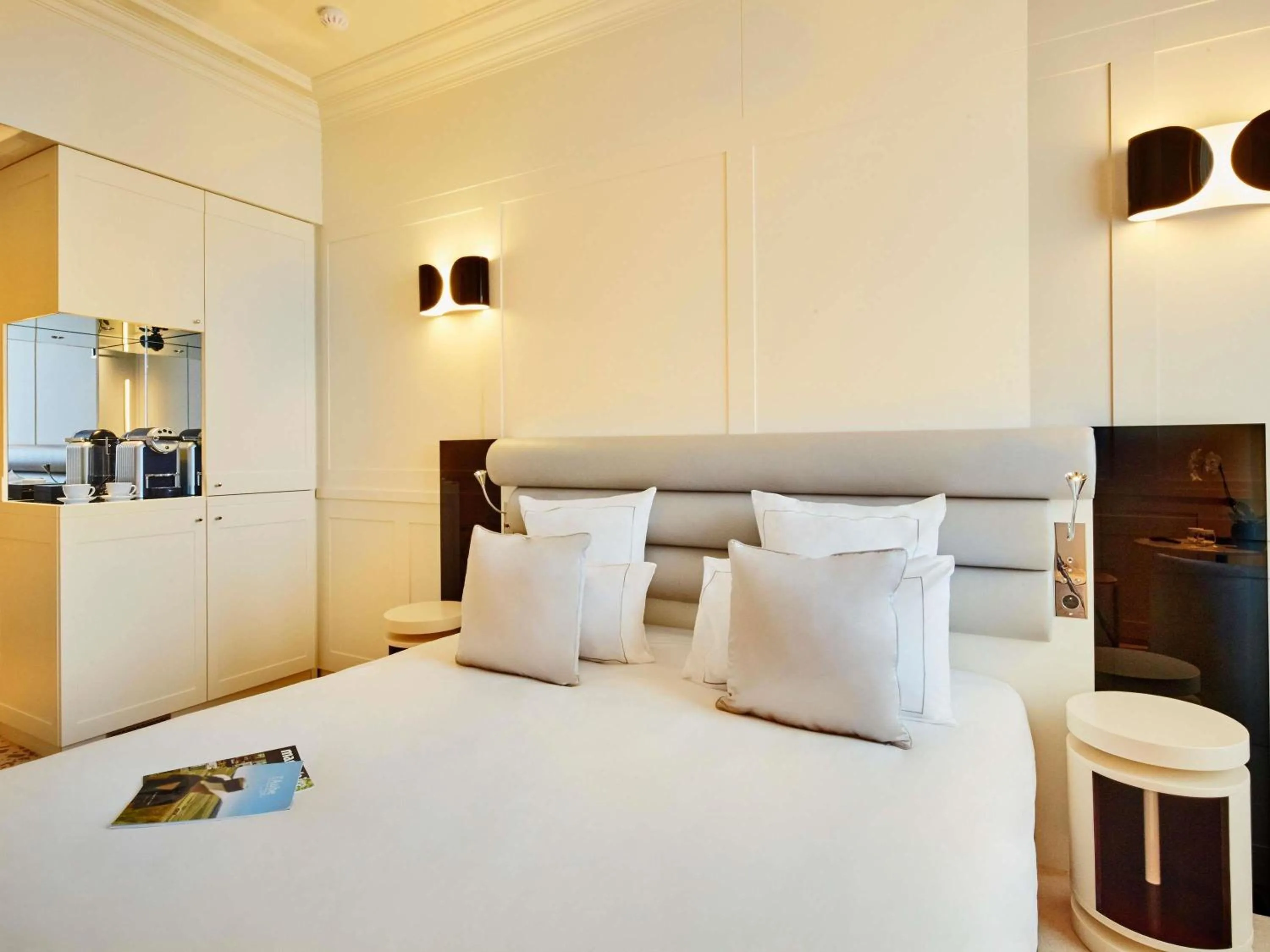 Bedroom, Bed in La Licorne Hotel & Spa Troyes - MGallery Collection