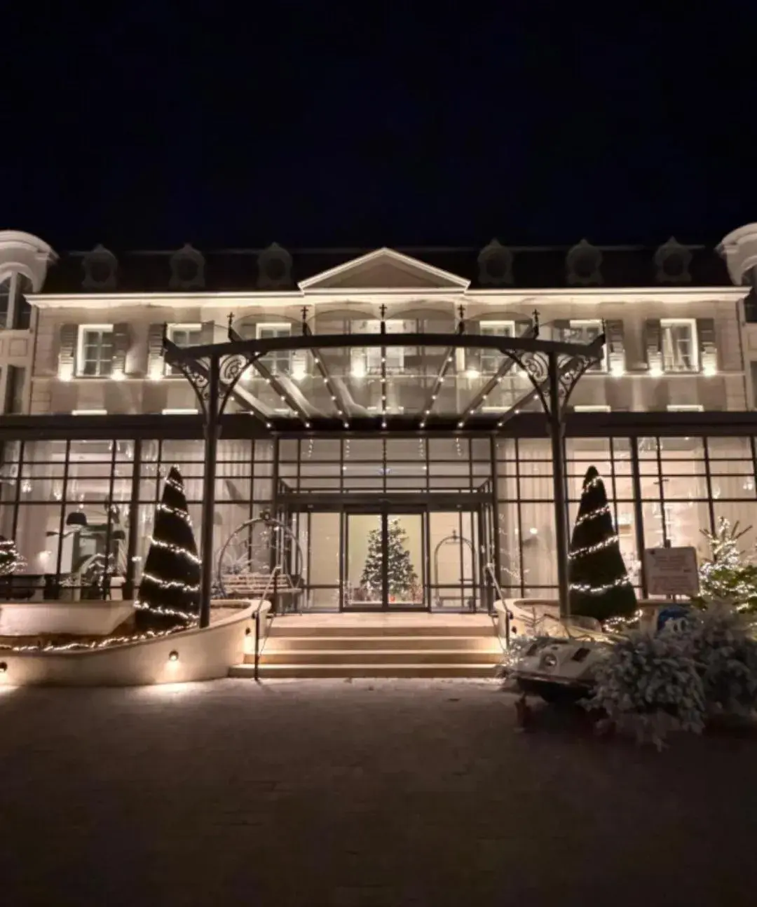 Property building in La Licorne Hotel & Spa Troyes - MGallery Collection Property building in La Licorne Hotel & Spa Troyes - MGallery Collection