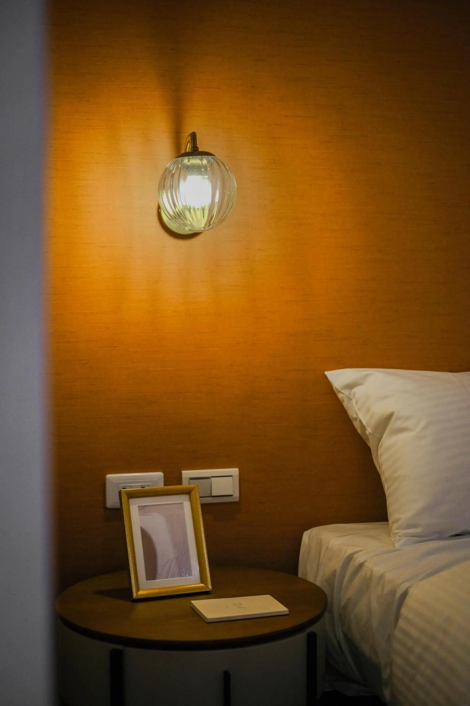 Bedroom, Bed in Giant Rich Hotel